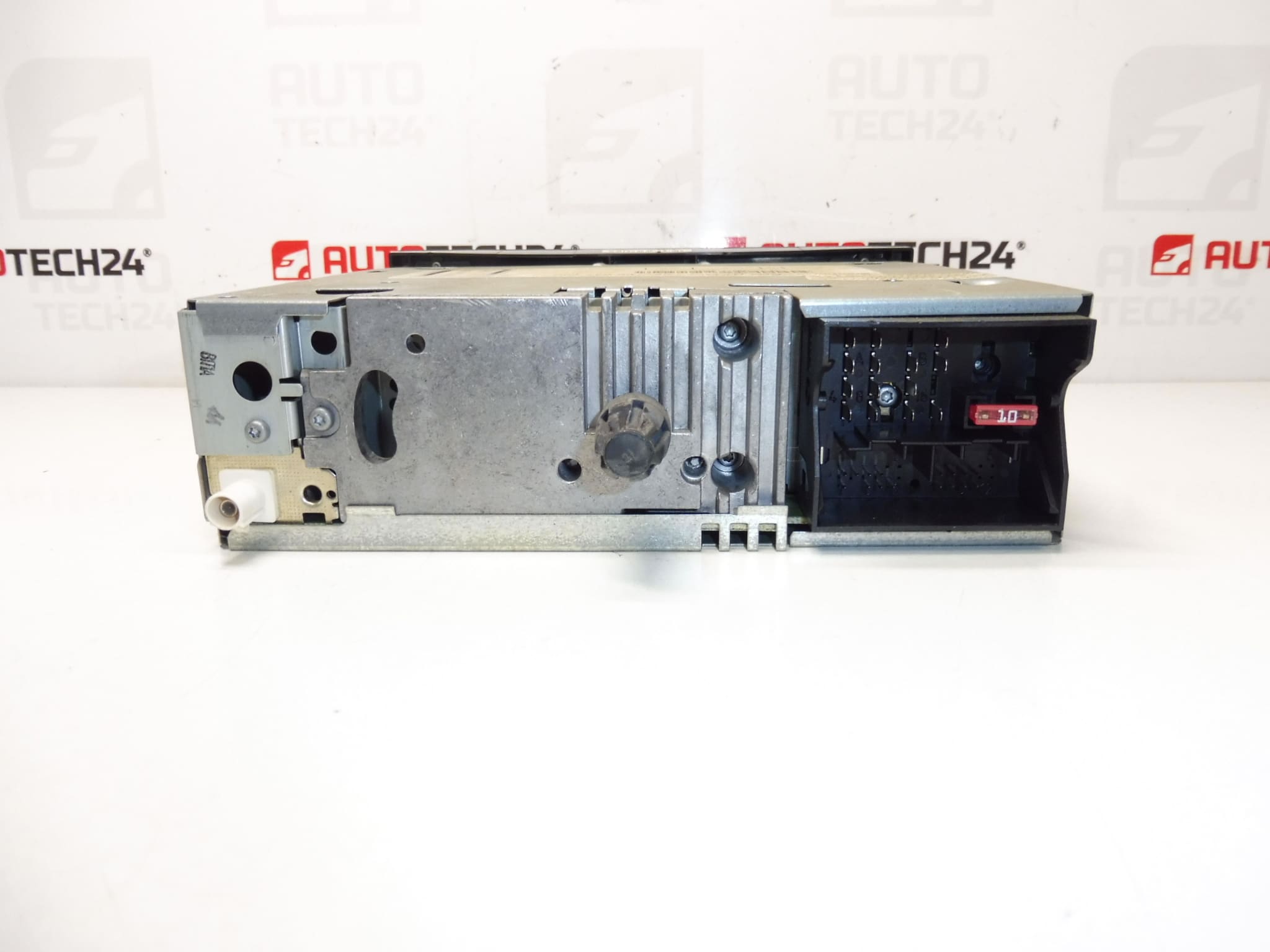 Blaupunkt autoradio RD4 N1 MP3 za Citroën/Peugeot 9664770077 - Slika 2