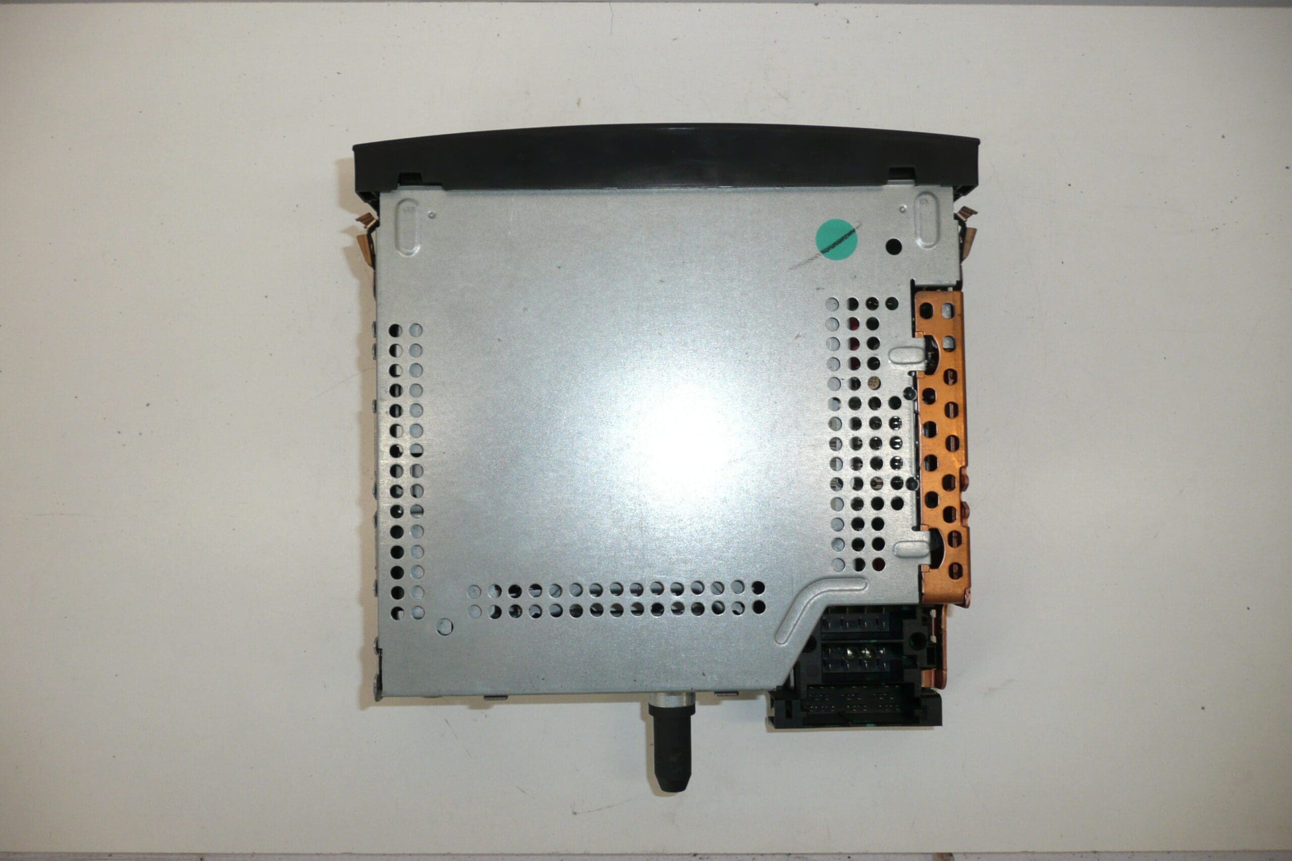 Automobilski radio s CD Citroën Peugeot 96545978XT00 - Slika 2