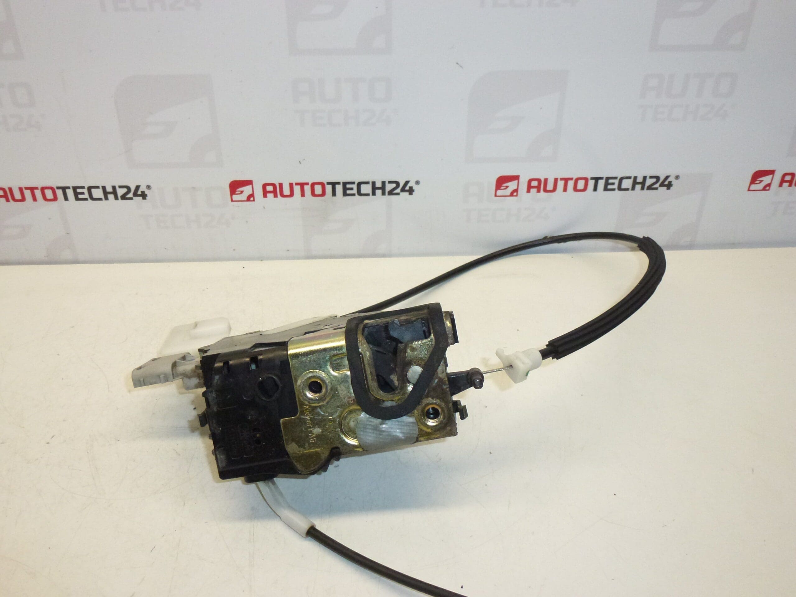 Brava desnih prednjih vrata Peugeot 407 9656633180 9136CL - Slika 2