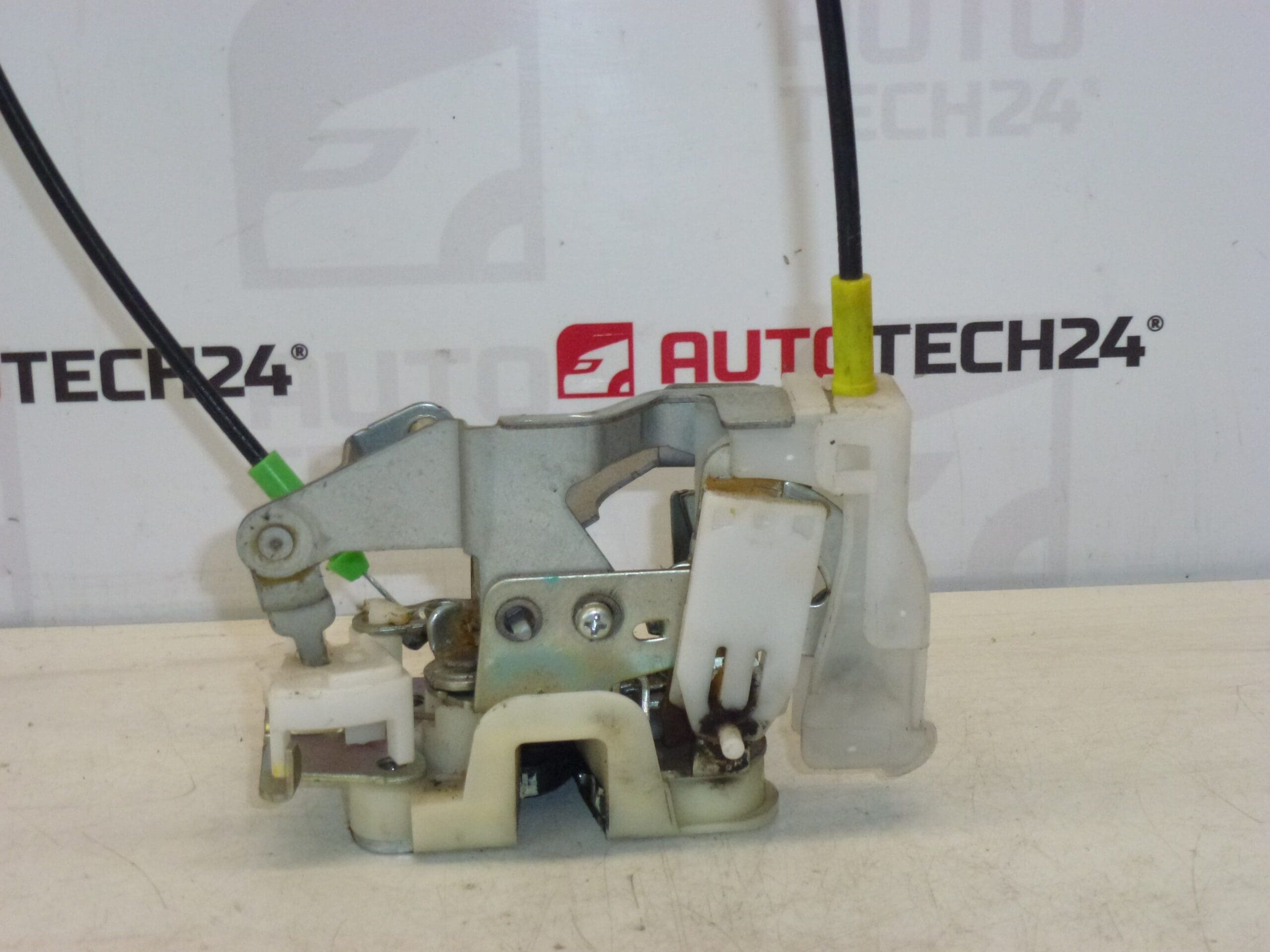 Zaključavanje desnih stražnjih vrata Citroën C1 Peugeot 107 9138G4 - Slika 2