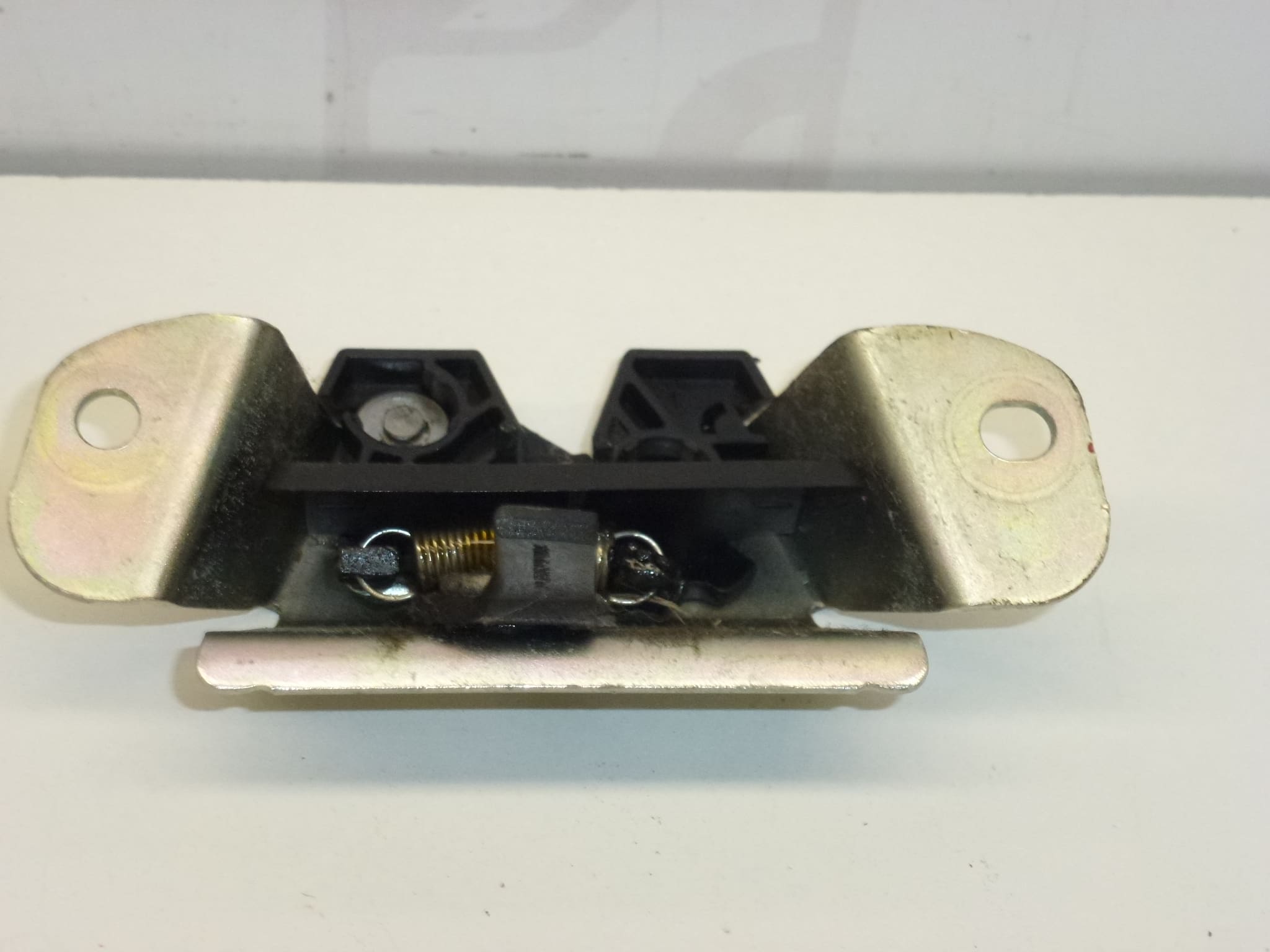 Brava za otključavanje stražnjeg poklopca Citroën C1 Peugeot 107 871988 - Slika 2