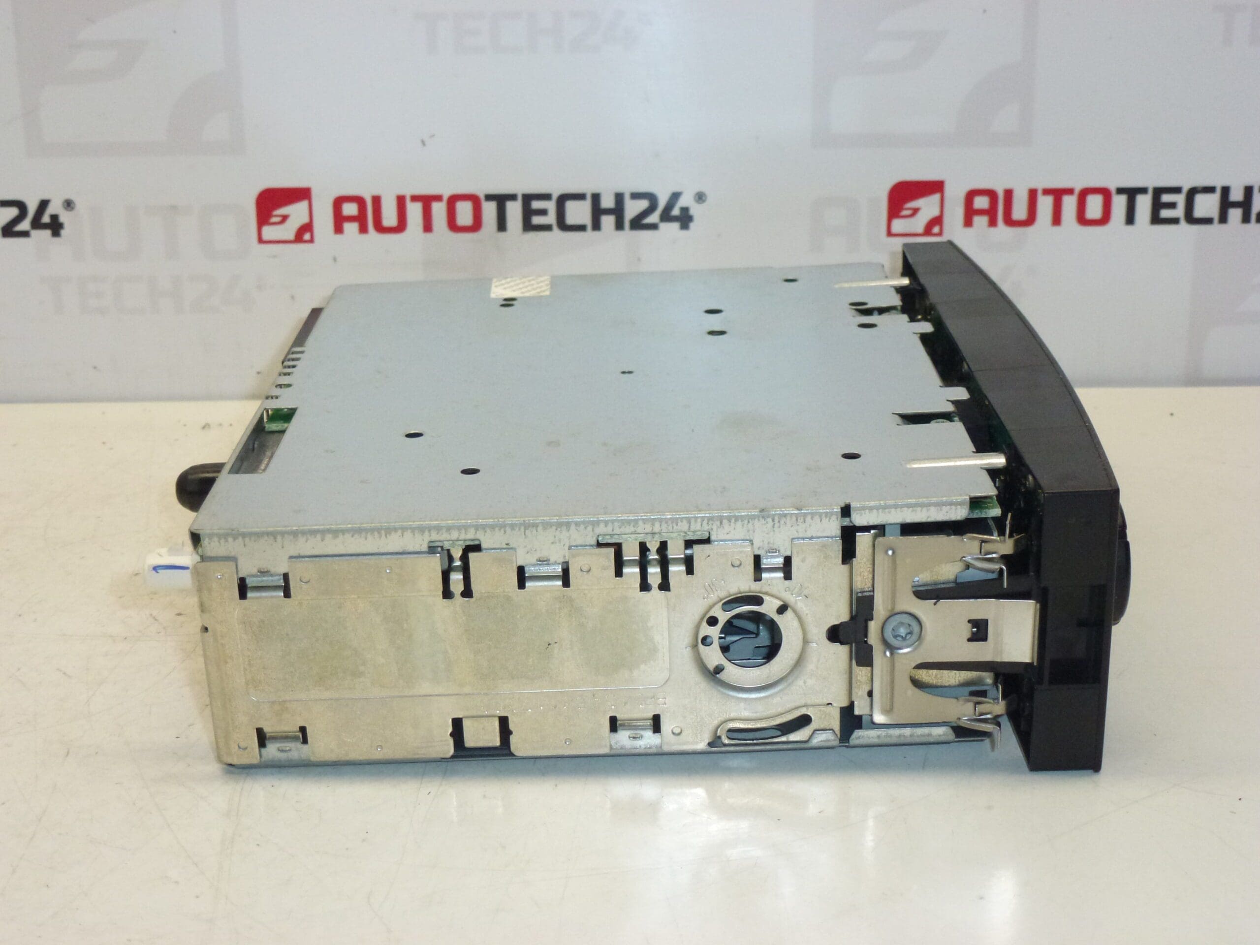 Radio CD Citroën Peugeot 9647521077 - Slika 2