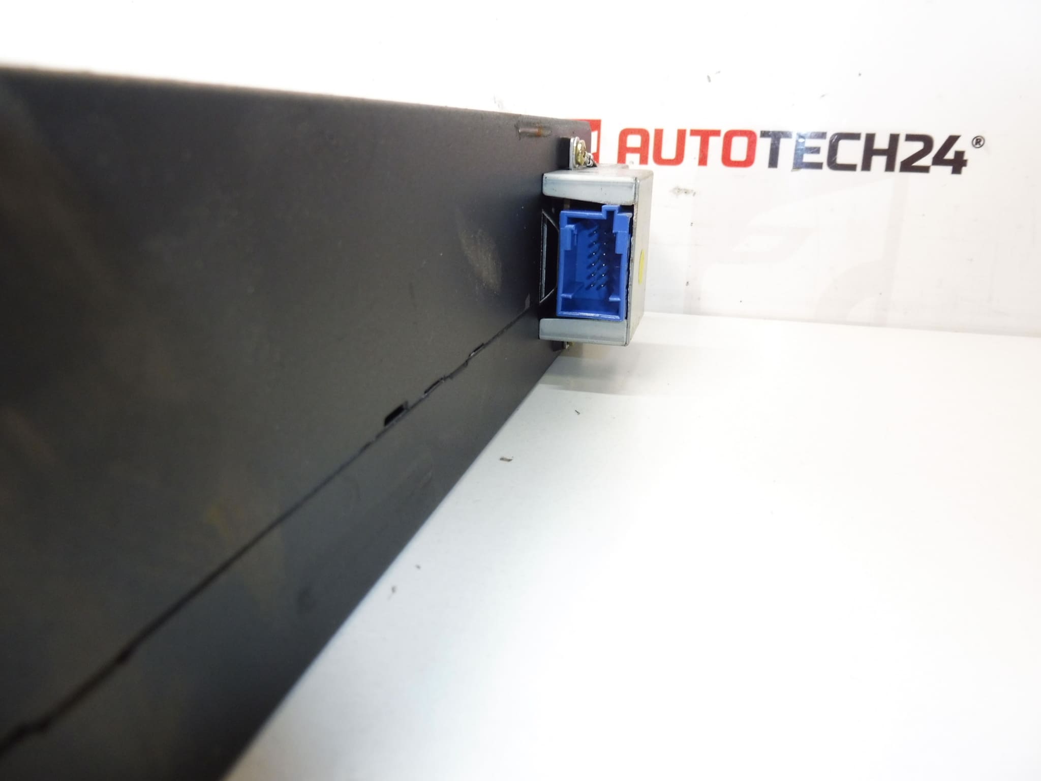 CD izmjenjivač Citroën Peugeot 9643884680 - Slika 2