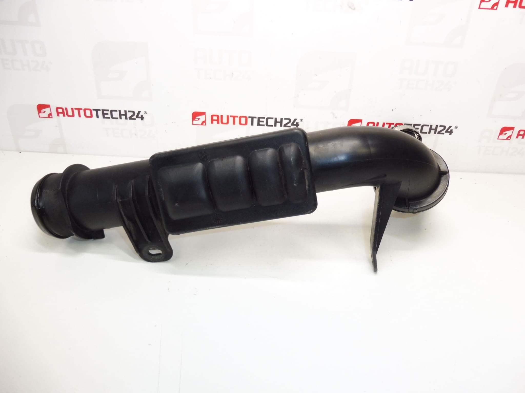 Spojnica zraka turbopunjača Citroën Peugeot 2.0 HDI 0382HE - Slika 2