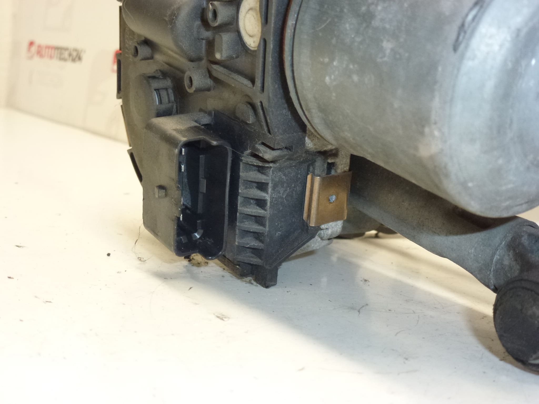 Motor brisača za desnu stranu Citroën Peugeot 9670031480 3397021076 6405PT - Slika 2