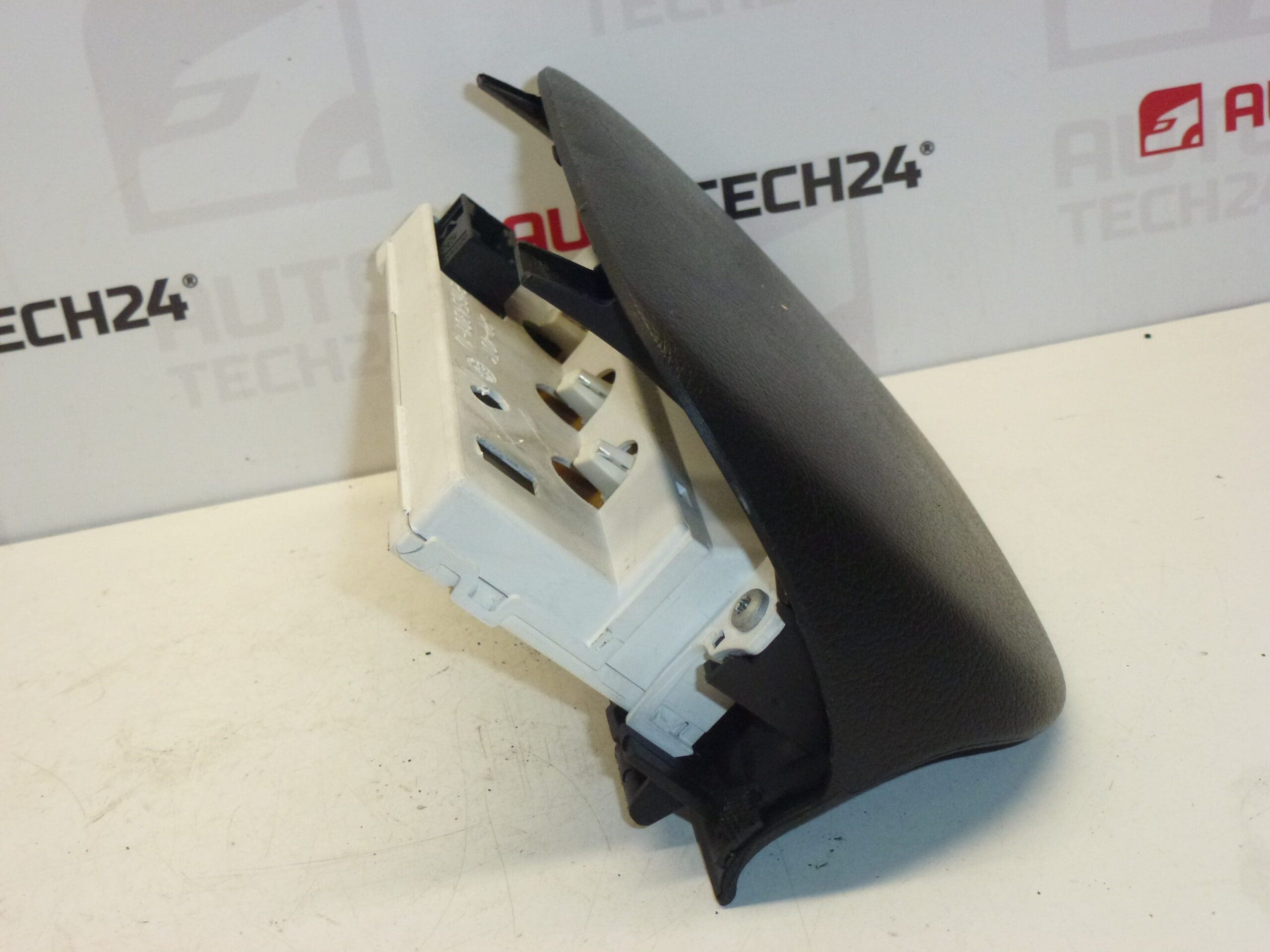 Zaslon Peugeot 307 9652809977 s instrument pločom - Slika 2