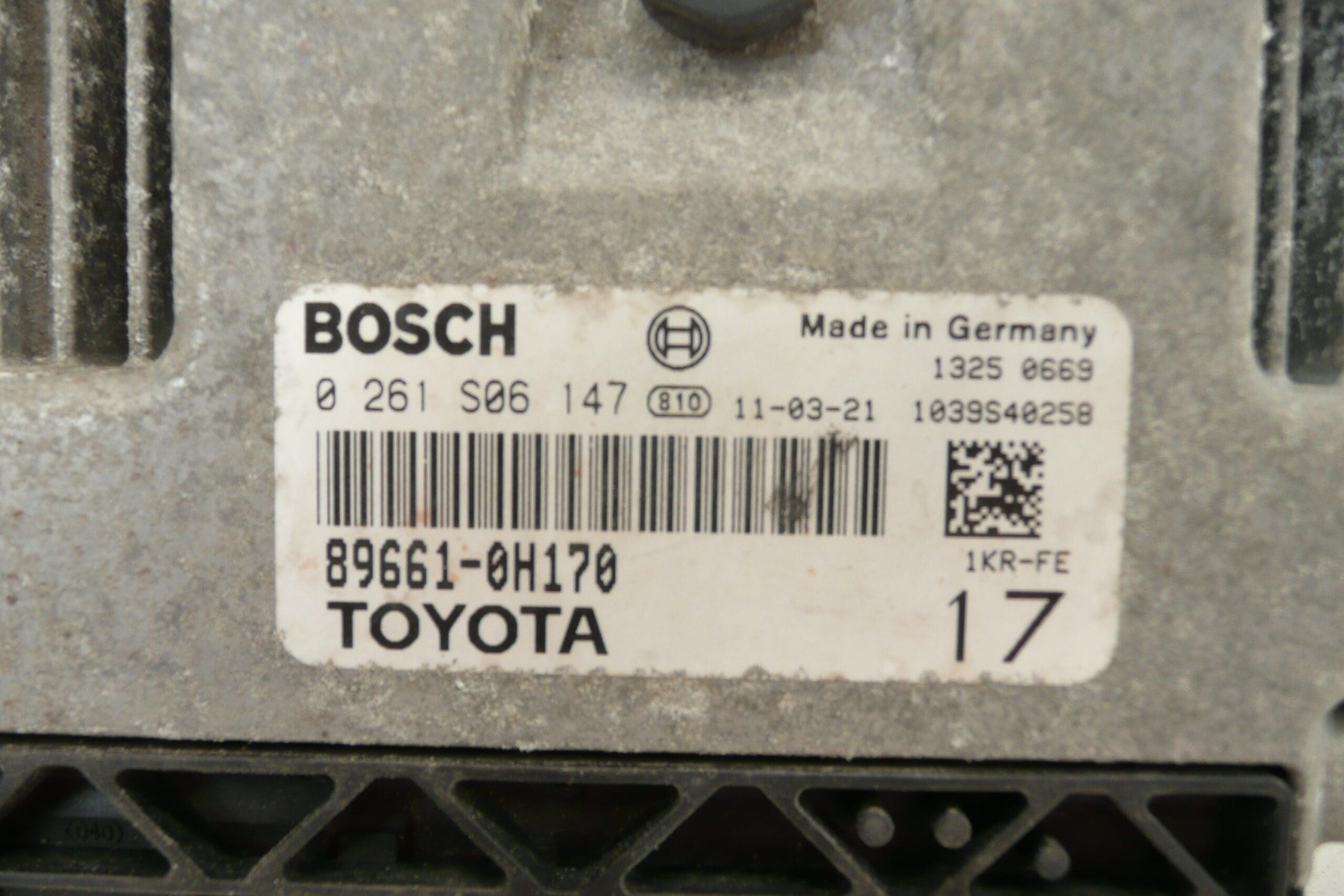 ECU Bosch 1,0i 1 KR 0261S06147 89661-0H170 - Slika 2