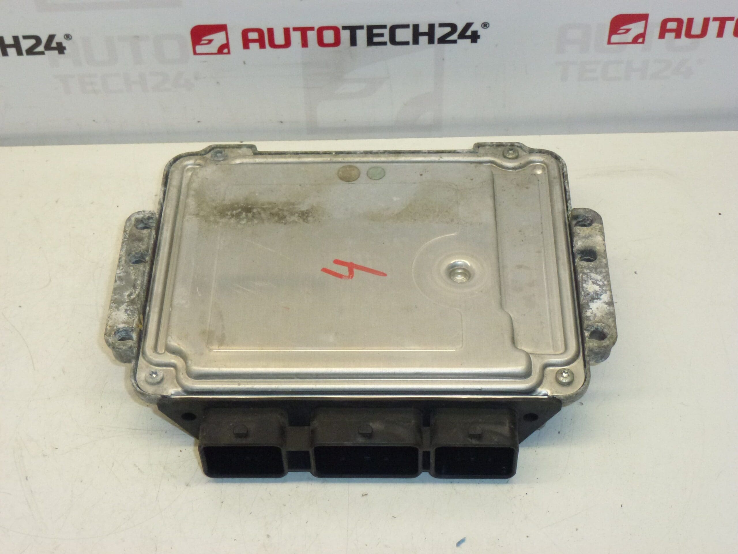 ECU Bosch EDC16C34 Citroën Peugeot 9656709780 0281011783 - Slika 2