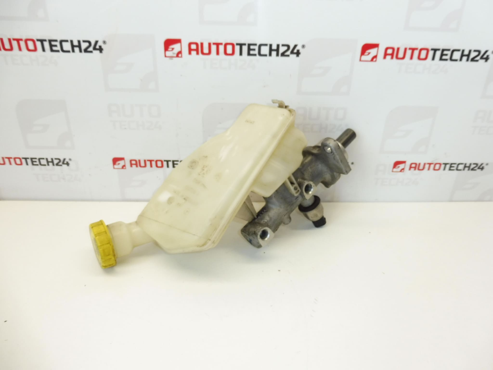 Glavni kočioni cilindar sa spremnikom Citroën Peugeot 4601L9 463592