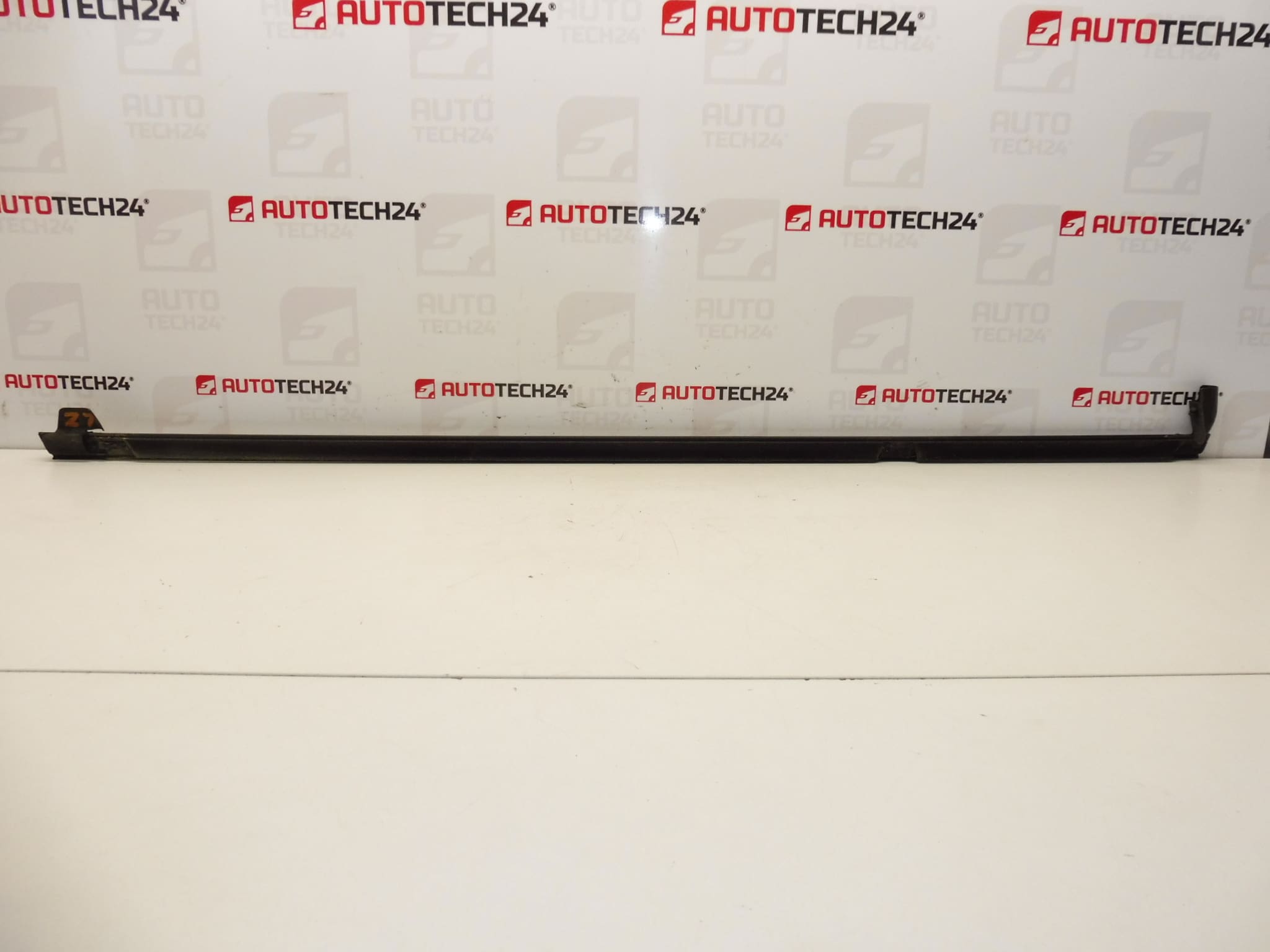 Chromirana lajsna za lijeva stražnja vrata Citroën C4 Picasso 9334N9 - Slika 2