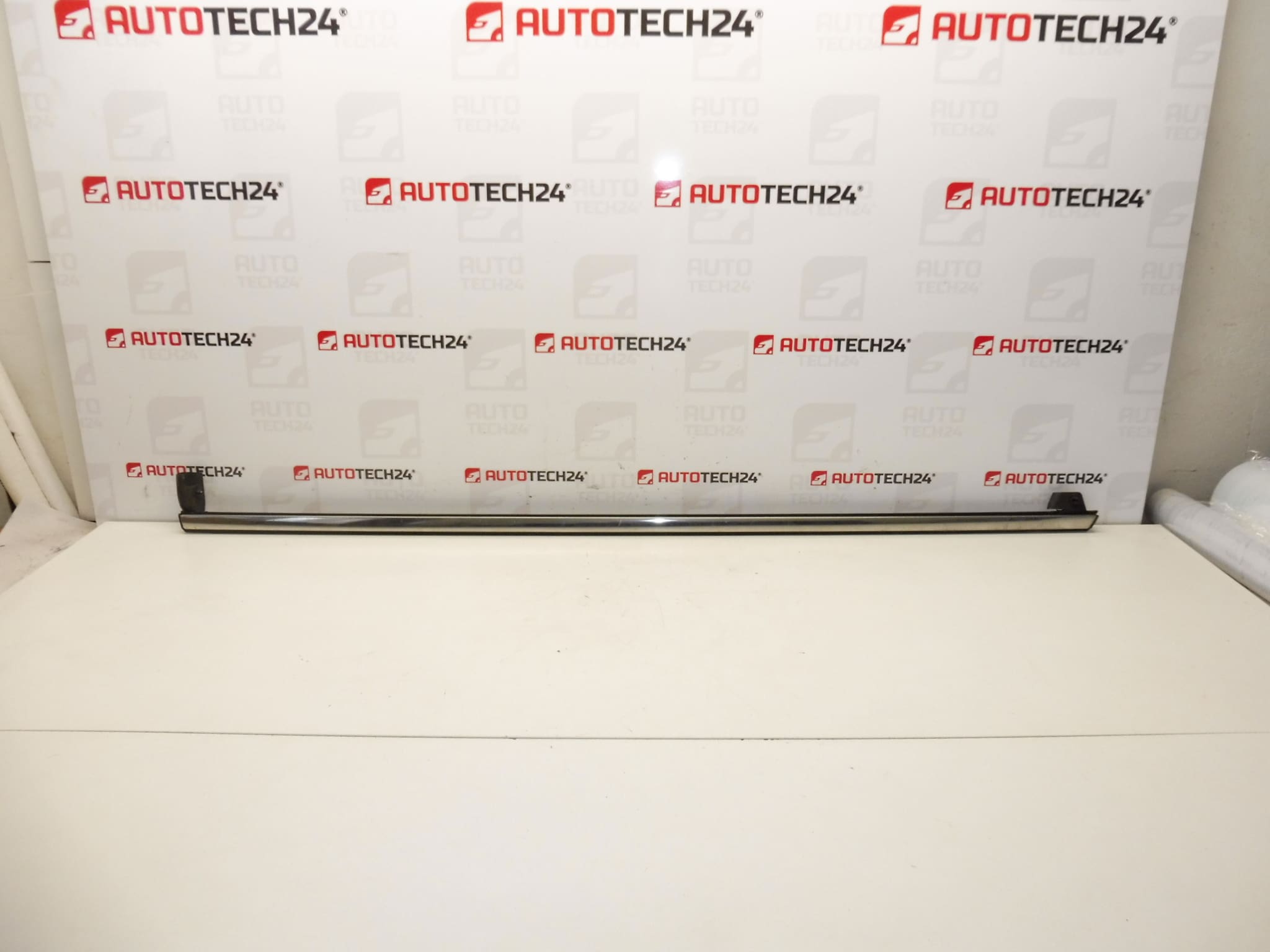 KROM lajsna za zadnja lijeva vrata Citroen C4 Picasso 9334N9