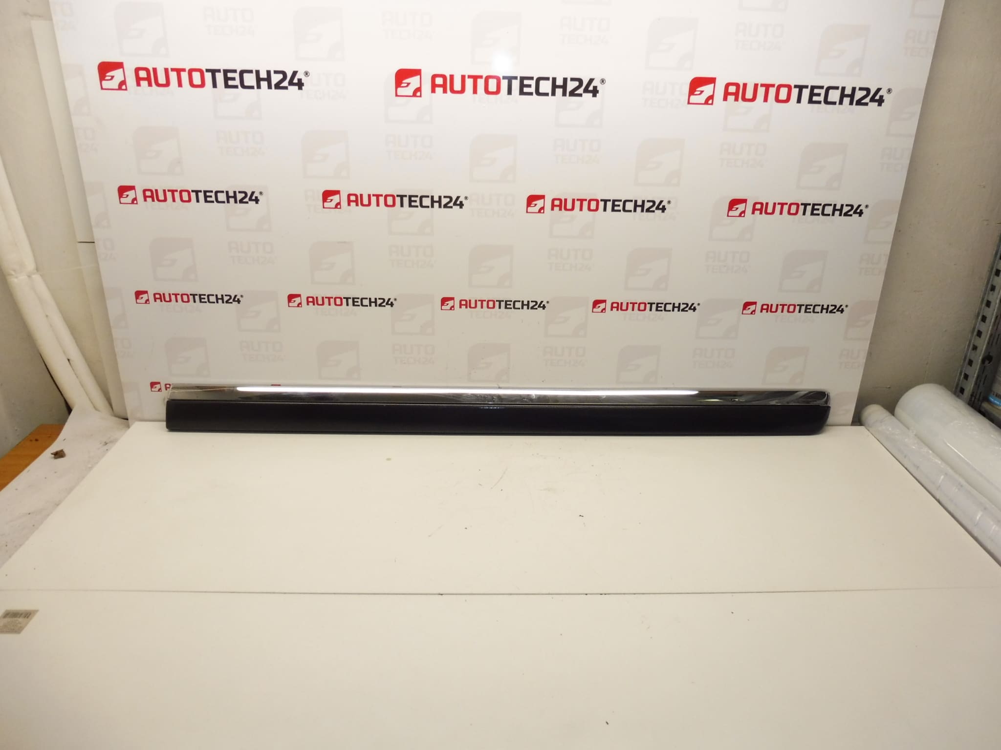 Lajsna stražnjih lijevih vrata Citroen C8 Peugeot 807 EYJ 1401029977 8546W2