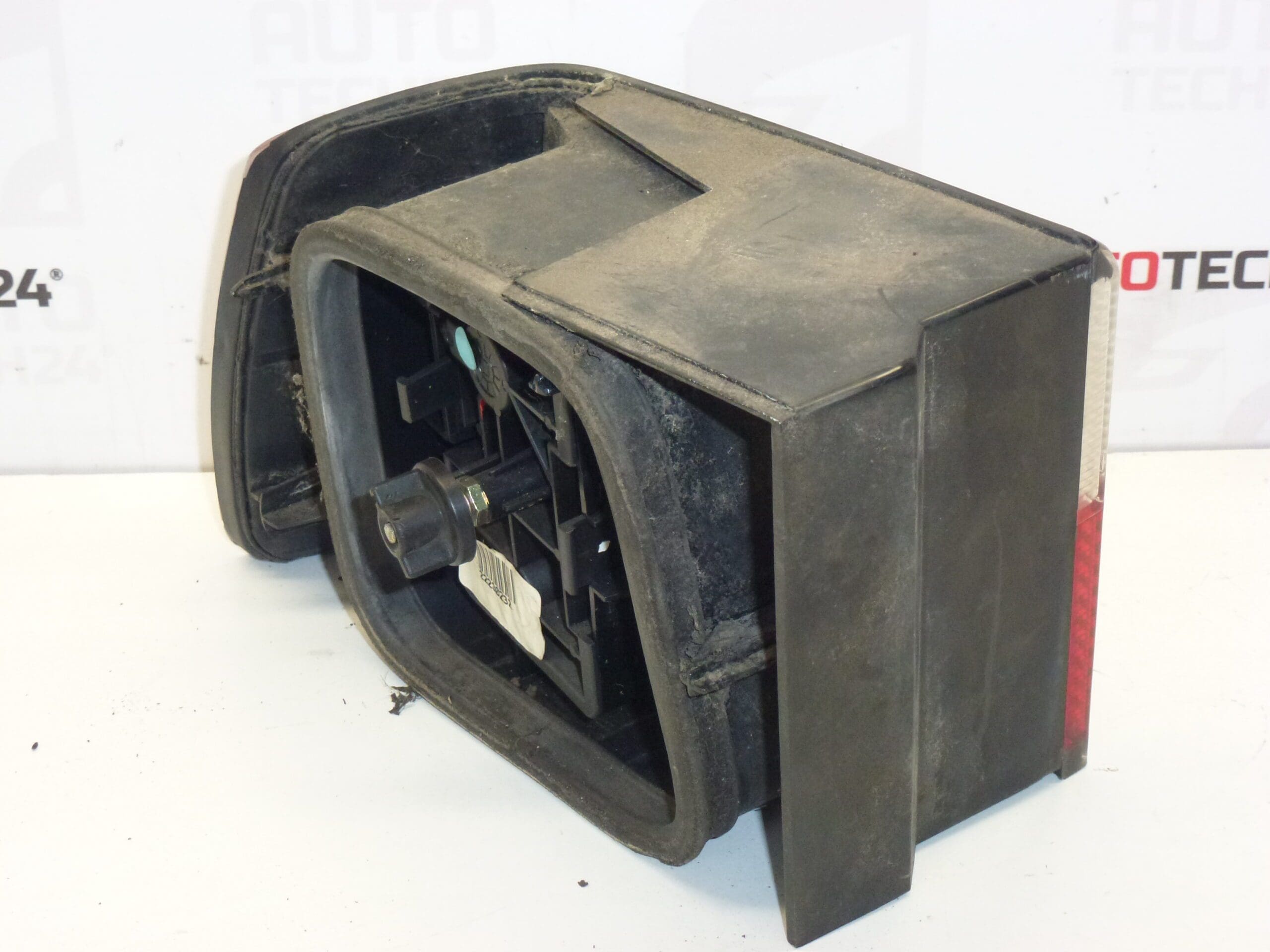 Desna stražnja lampa blatobran Citroën Xantia 6351K0 - Slika 2