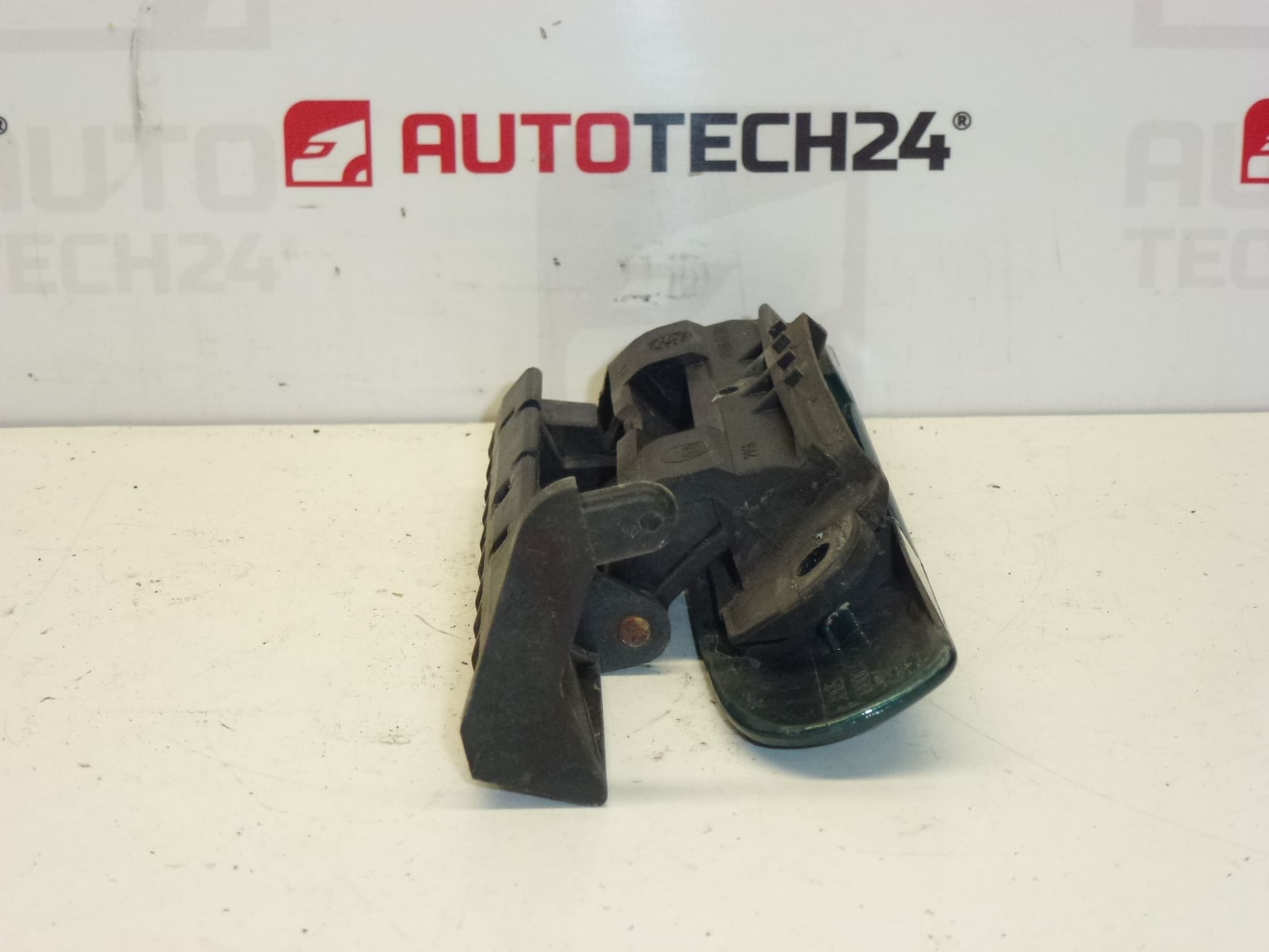 Kvaka lijevih prednjih vrata Citroën Xsara zelena metalik 9101N2 - Slika 2