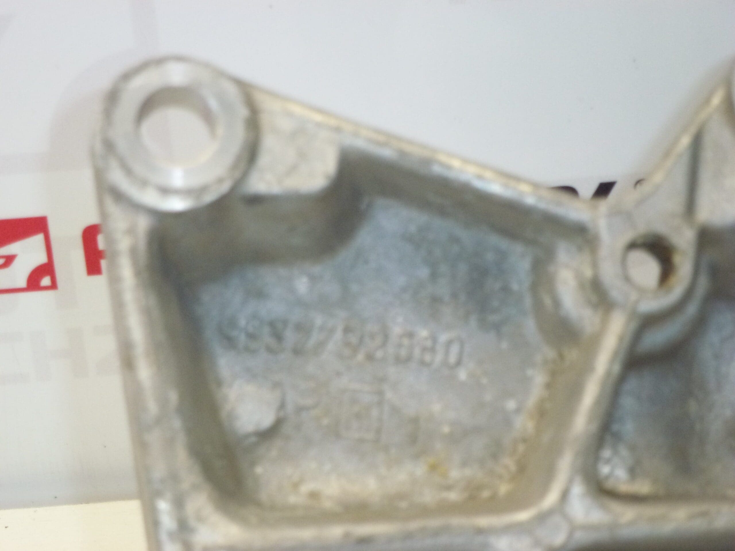 Držač poluosovine 1.8 16V 2.0 16V Citroën Peugeot 9637792680 1807J2 - Slika 2