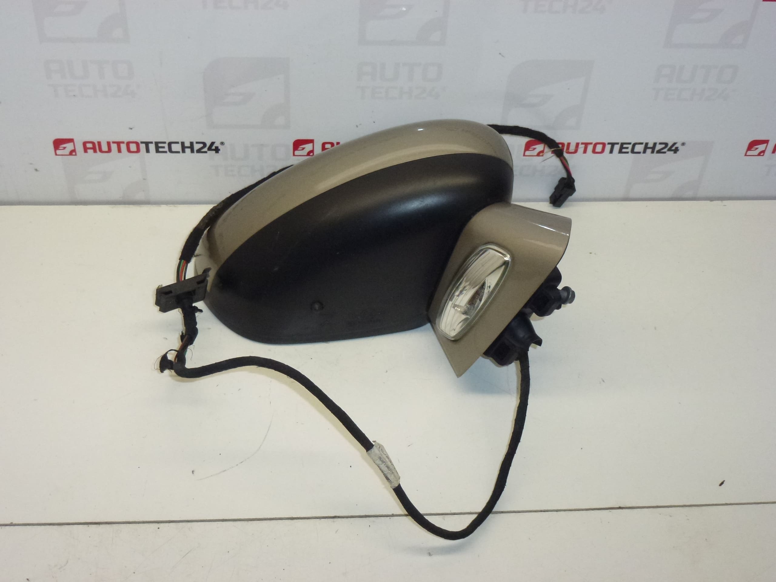 Desno ogledalo Citroën C4 KCH 9687130977 8154EH - Slika 2