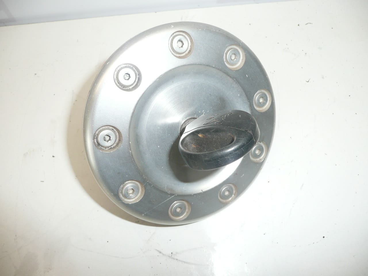 Poklopac spremnika za gorivo Peugeot 206 1508H2 1508F6 - Slika 2