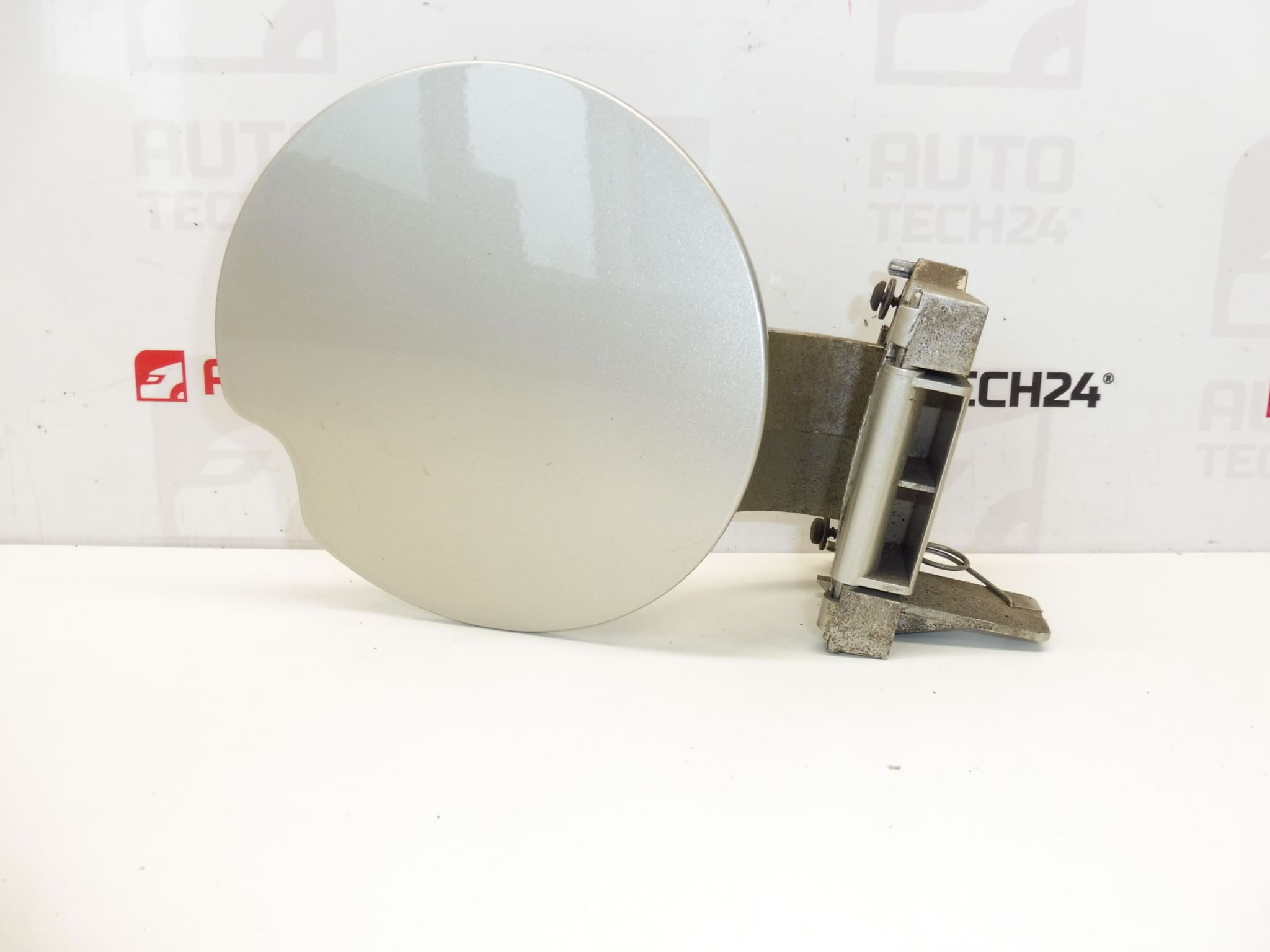 Vijak poklopca spremnika goriva Peugeot 307 ETSC 9643083777 151799 - Slika 2