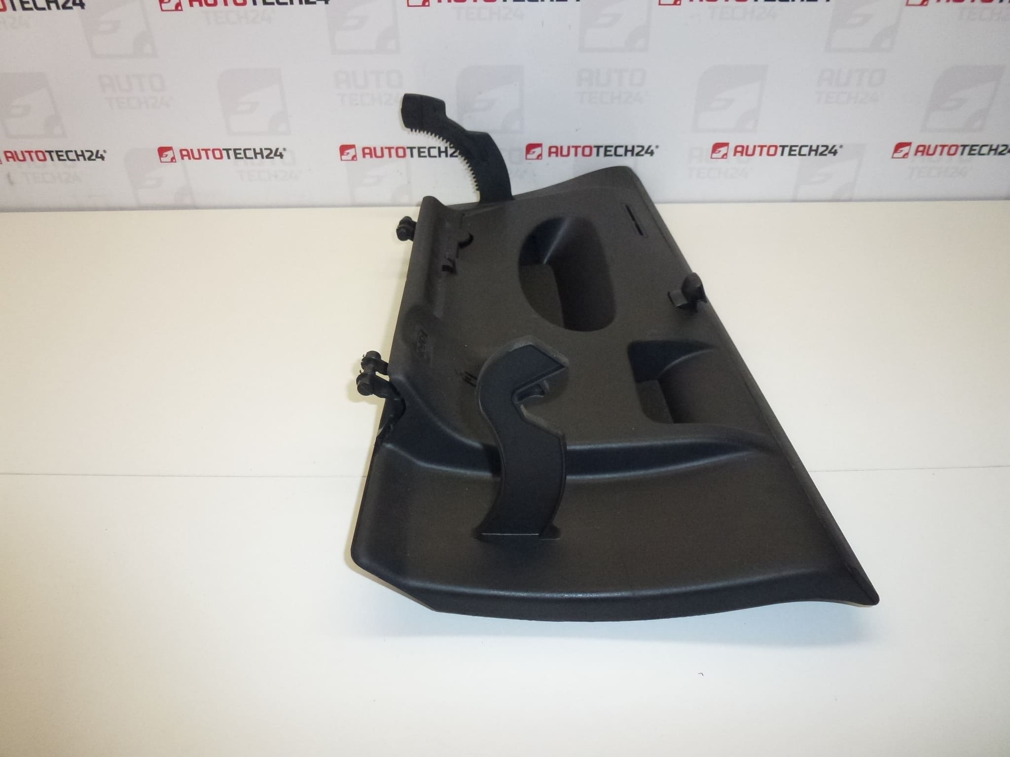 Kutija za rukavice Citroën C4 8218N1 - Slika 2