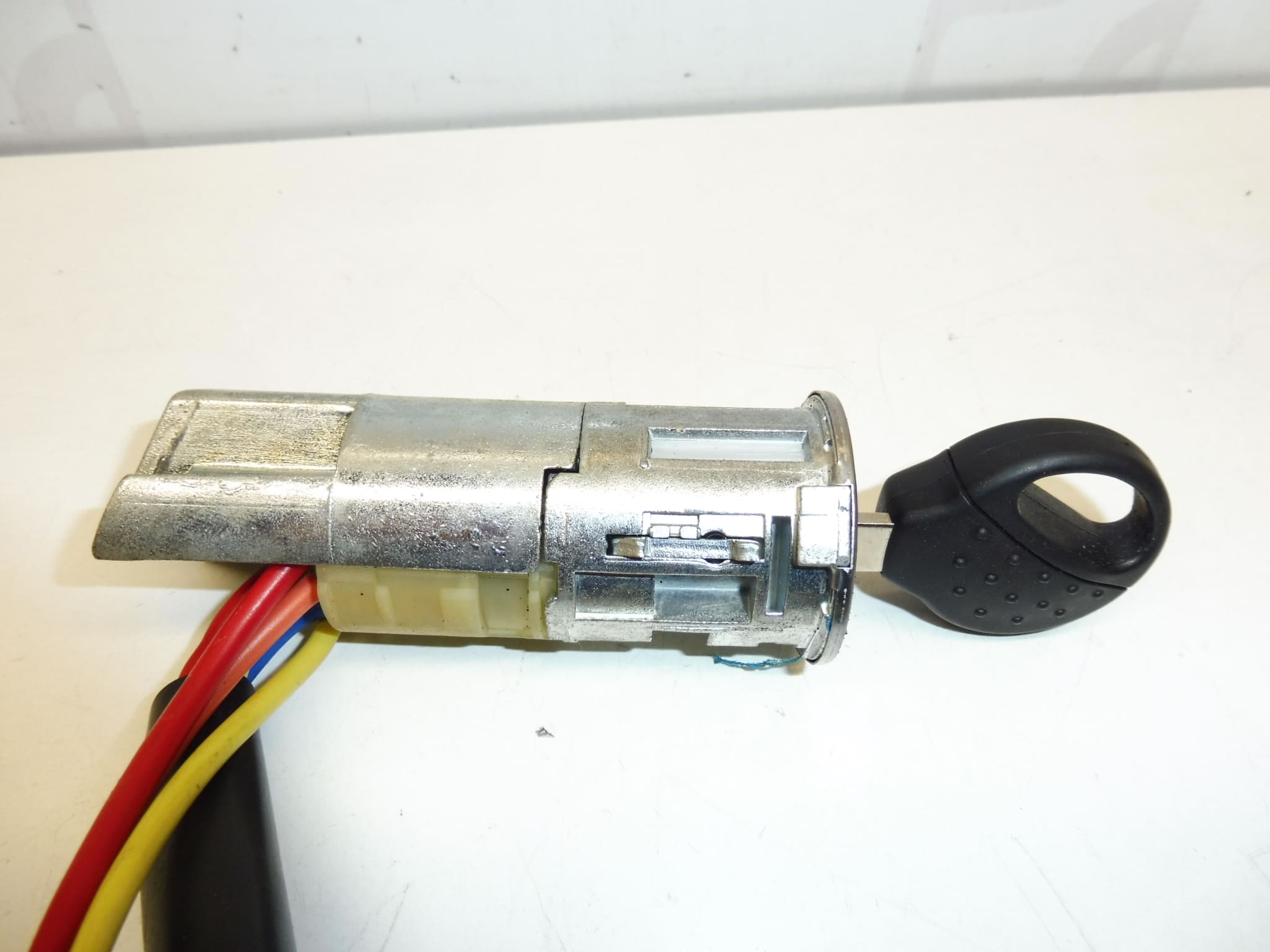 Prekidač paljenja + 1 ključ Peugeot 206 4162P0 - Slika 2