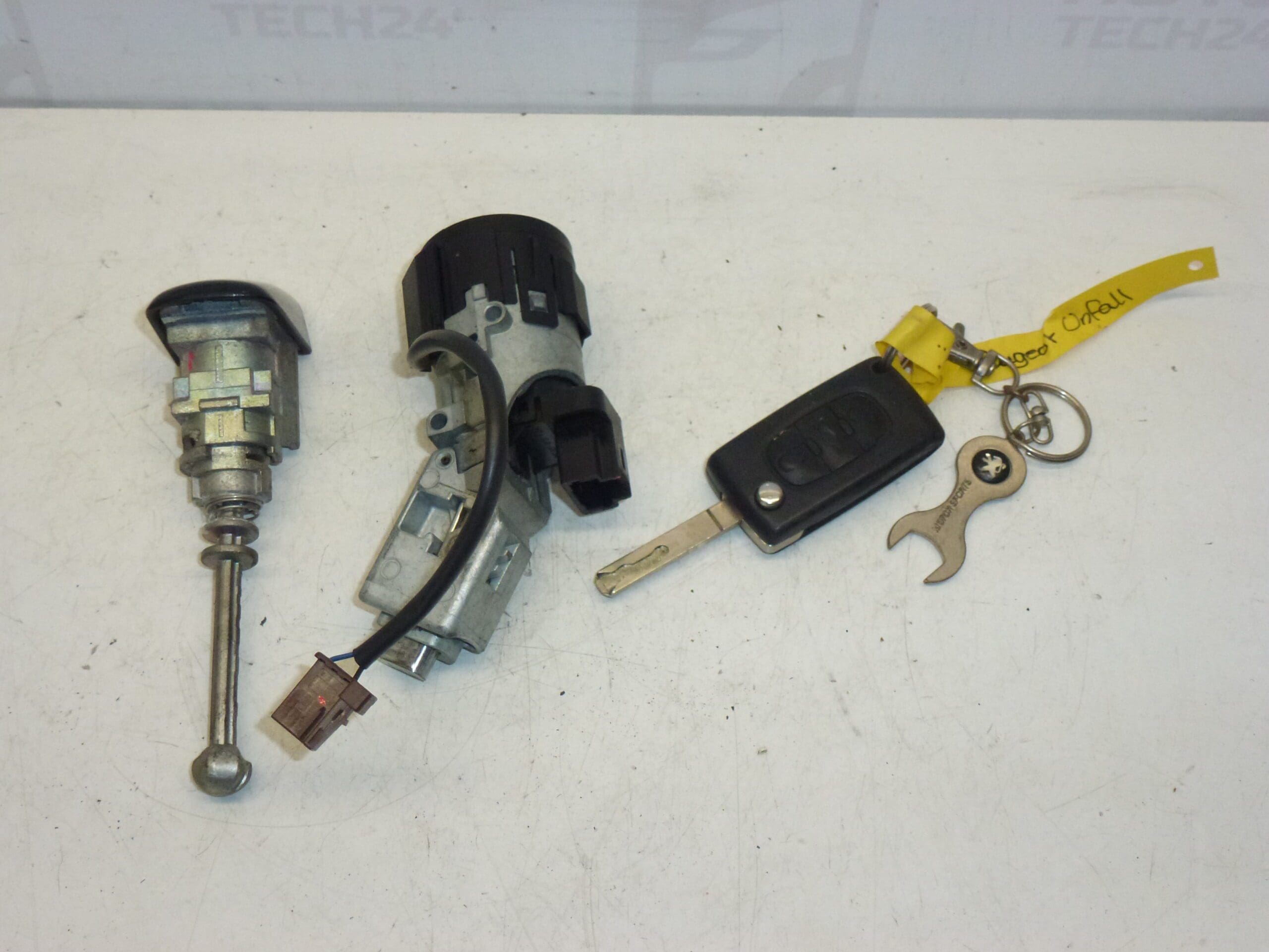 brava i jedan ključ Citroën Peugeot 4162SP