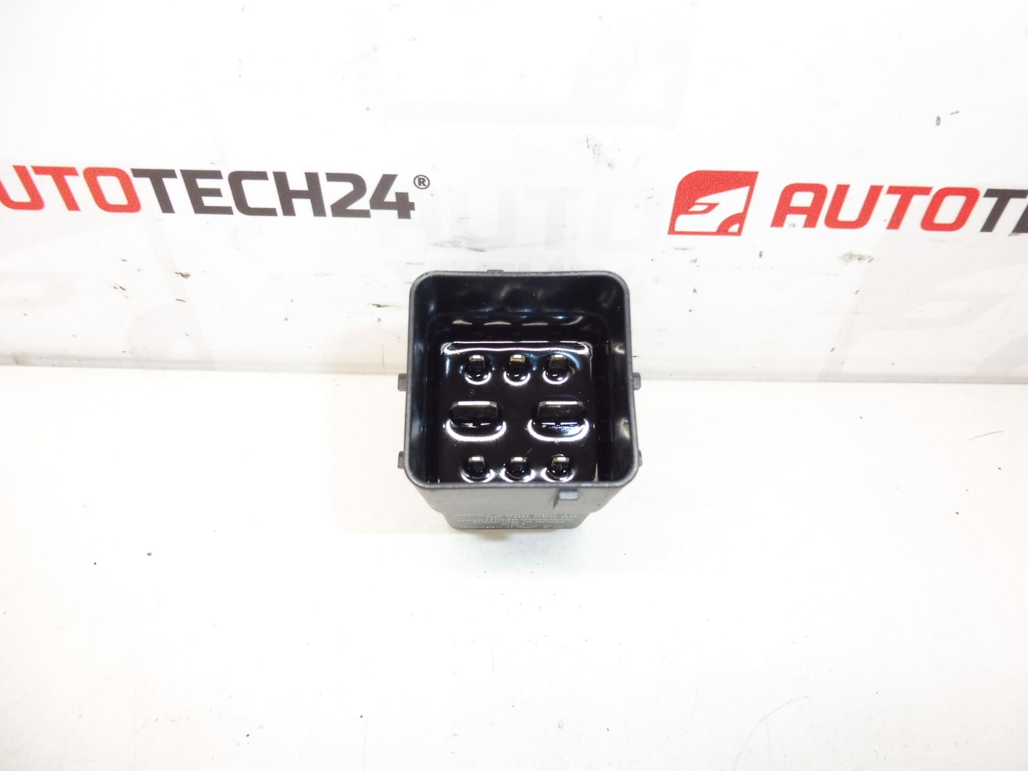 Relej za predgrijavanje MAGMA Citroën Peugeot 9803299780 - Slika 2