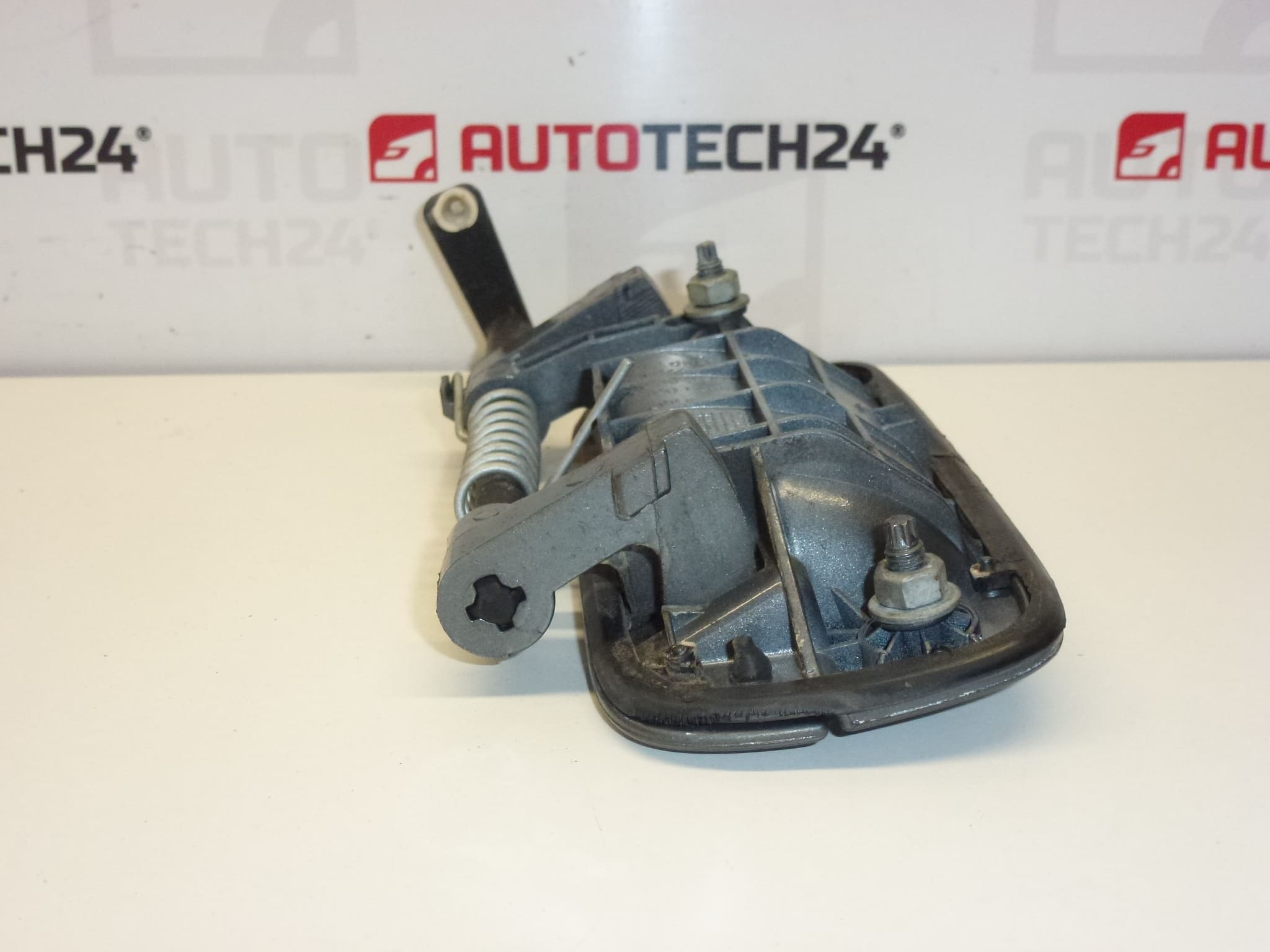 Kvaka desnih prednjih vrata Peugeot ETHC 9101H3 9621858777 - Slika 2