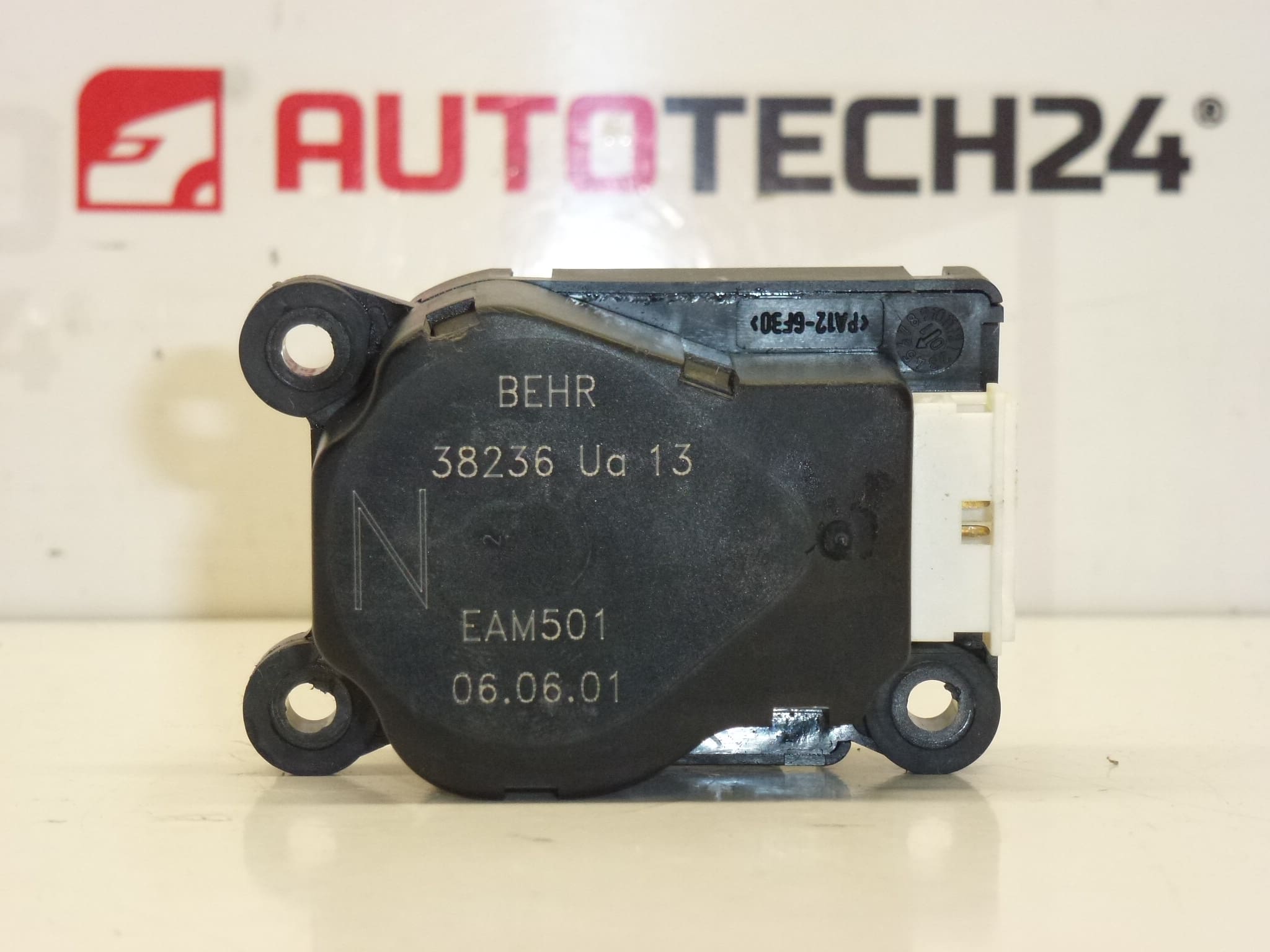 Servo BEHR Citroën Peugeot EAM501 38236UA13 6447QN - Slika 2