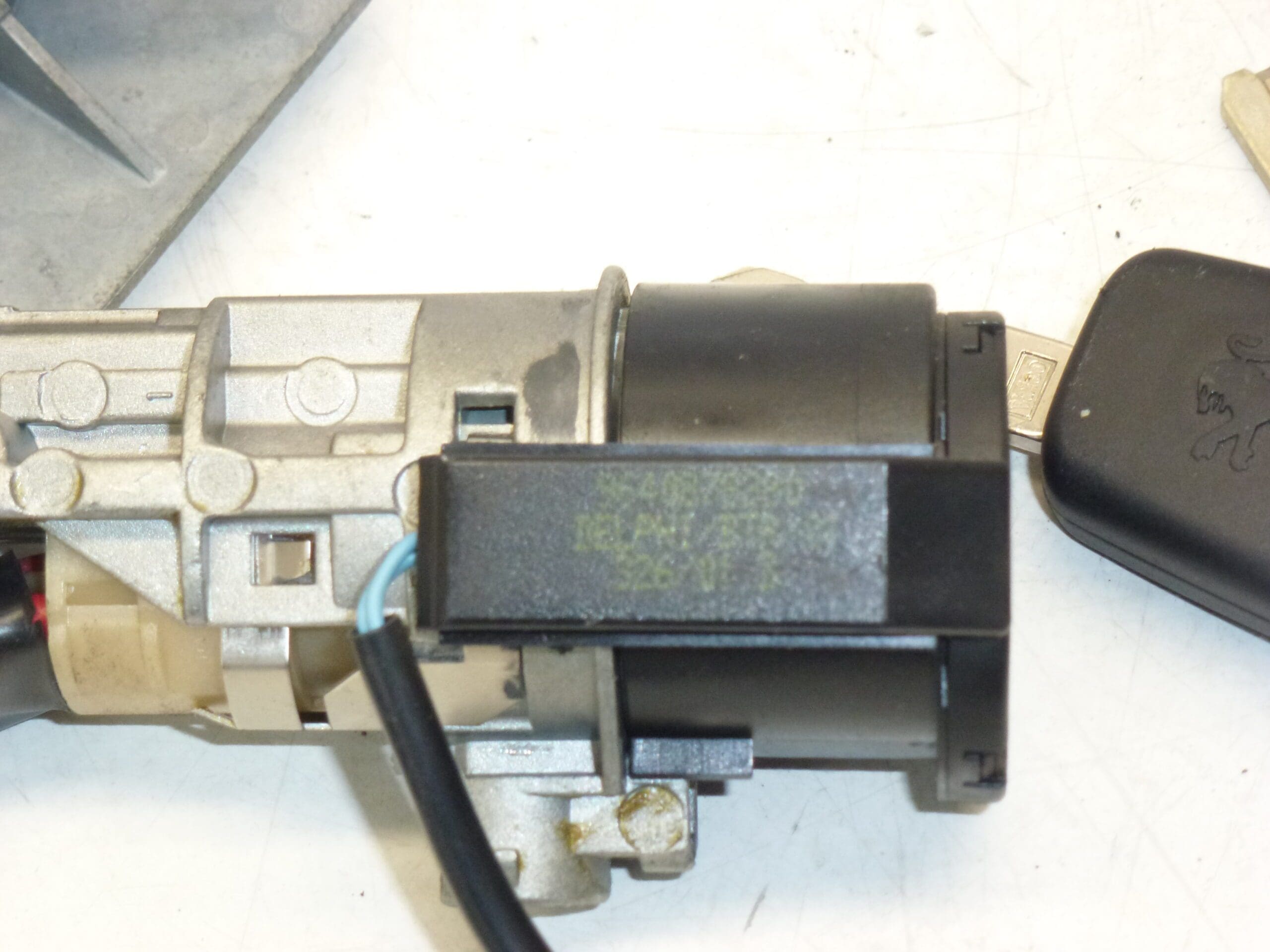 Skup brava + 2 tipke Peugeot 406 4162Z7 4162Z6 - Slika 2