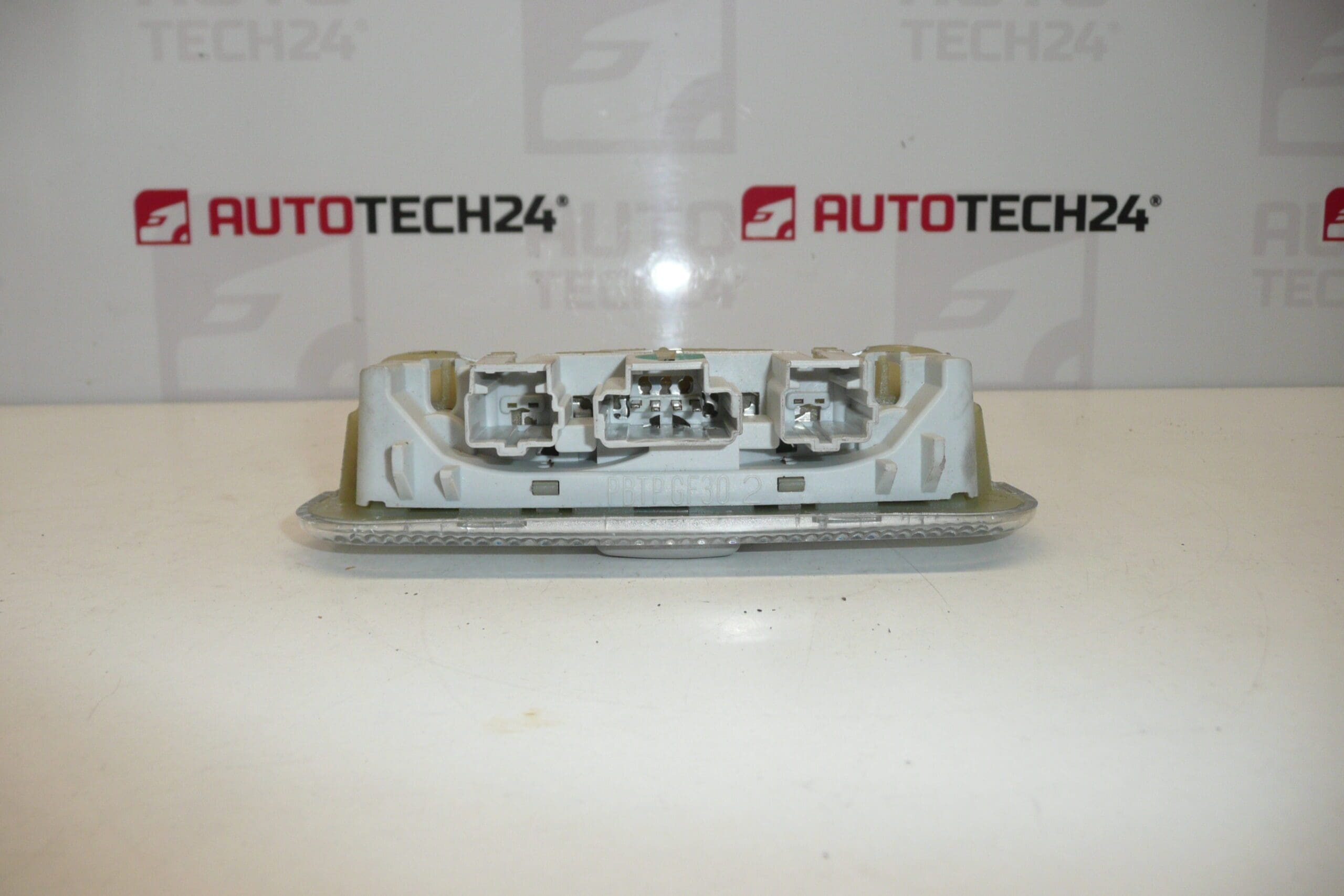 Unutarnje svjetlo za osvjetljenje Citroën Peugeot 6362N4 - Slika 2