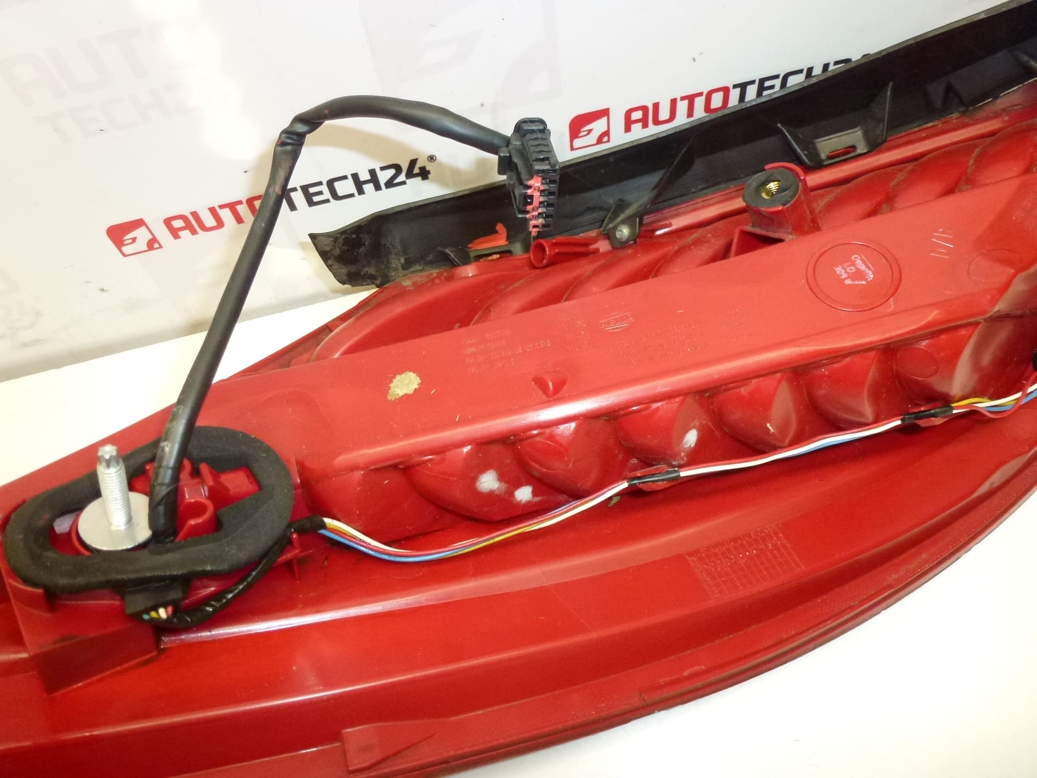 Stražnja desna svjetiljka Peugeot 308 CC 6351GG - Slika 2