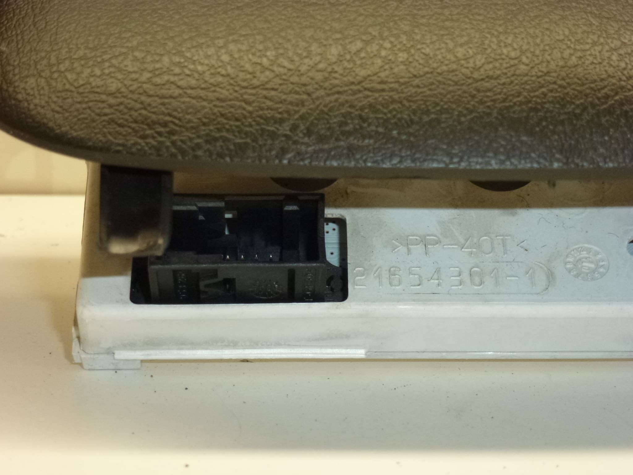 Zaslon Peugeot 307 9652809977 D00 6563W0 6564FA - Slika 2