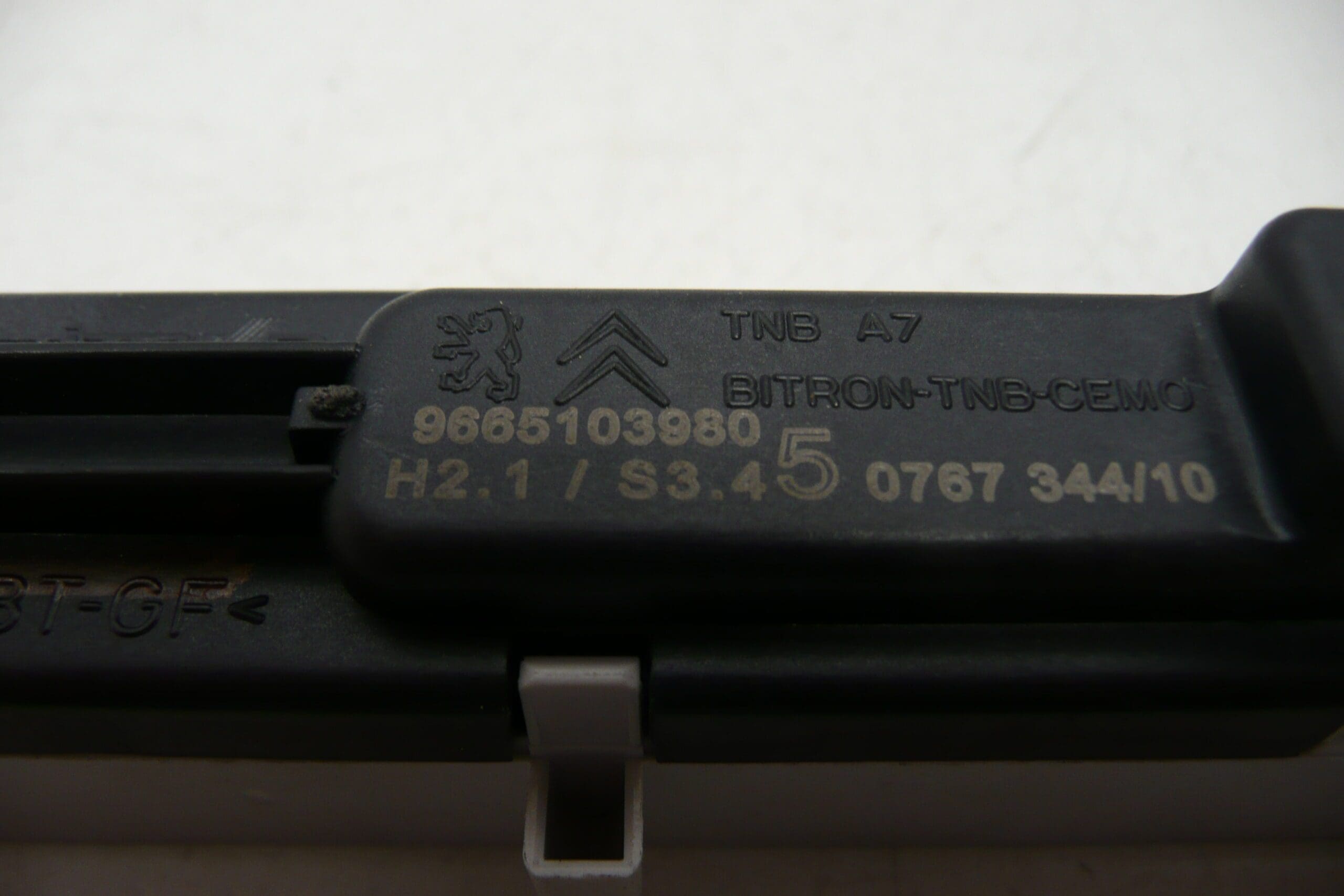 Indikator pojasa Citroën Peugeot 9665103980 - Slika 2