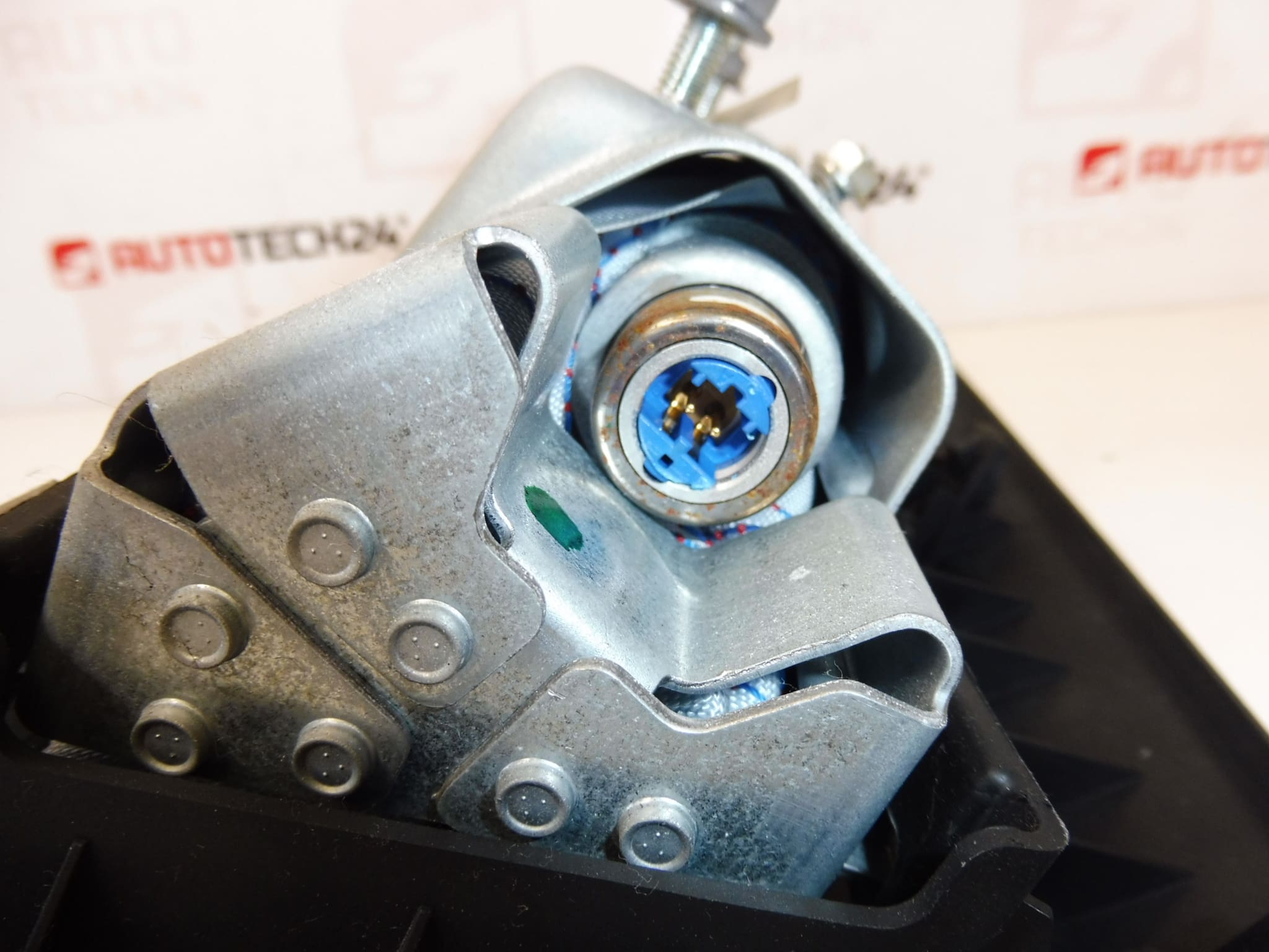 Zračni jastuk za koljeno Citroën C4 Picasso 96600568ZD 8216NW - Slika 2