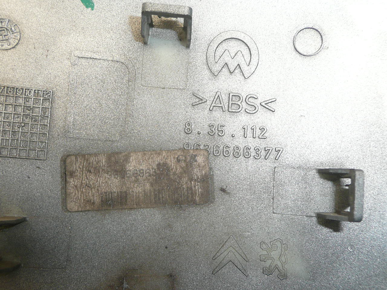 Poklopac desnog retrovizora Citroën Peugeot 9636686377 8149C5 EYLC