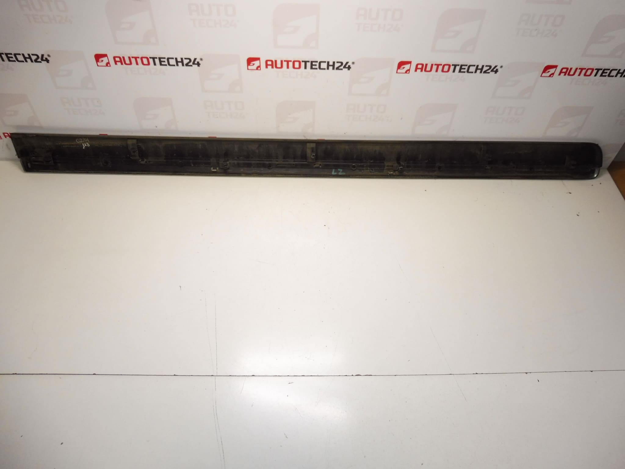 Lajsna lijevih stražnjih vrata Citroen C8 Peugeot 807 KTQ 1401029977 8546W2 - Slika 2