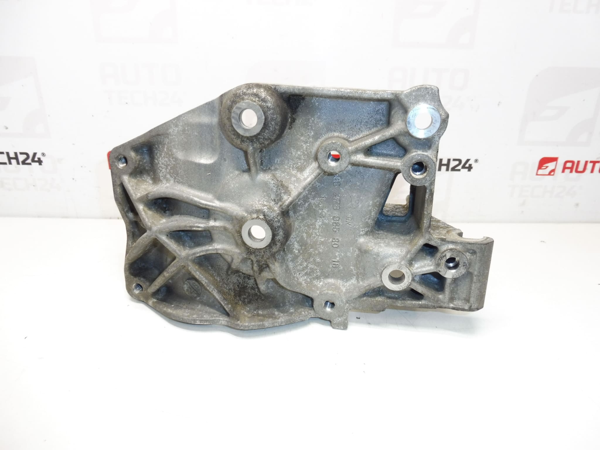 Držač kompresora klime 1.5 HDi 9823598480 9827896580 - Slika 2