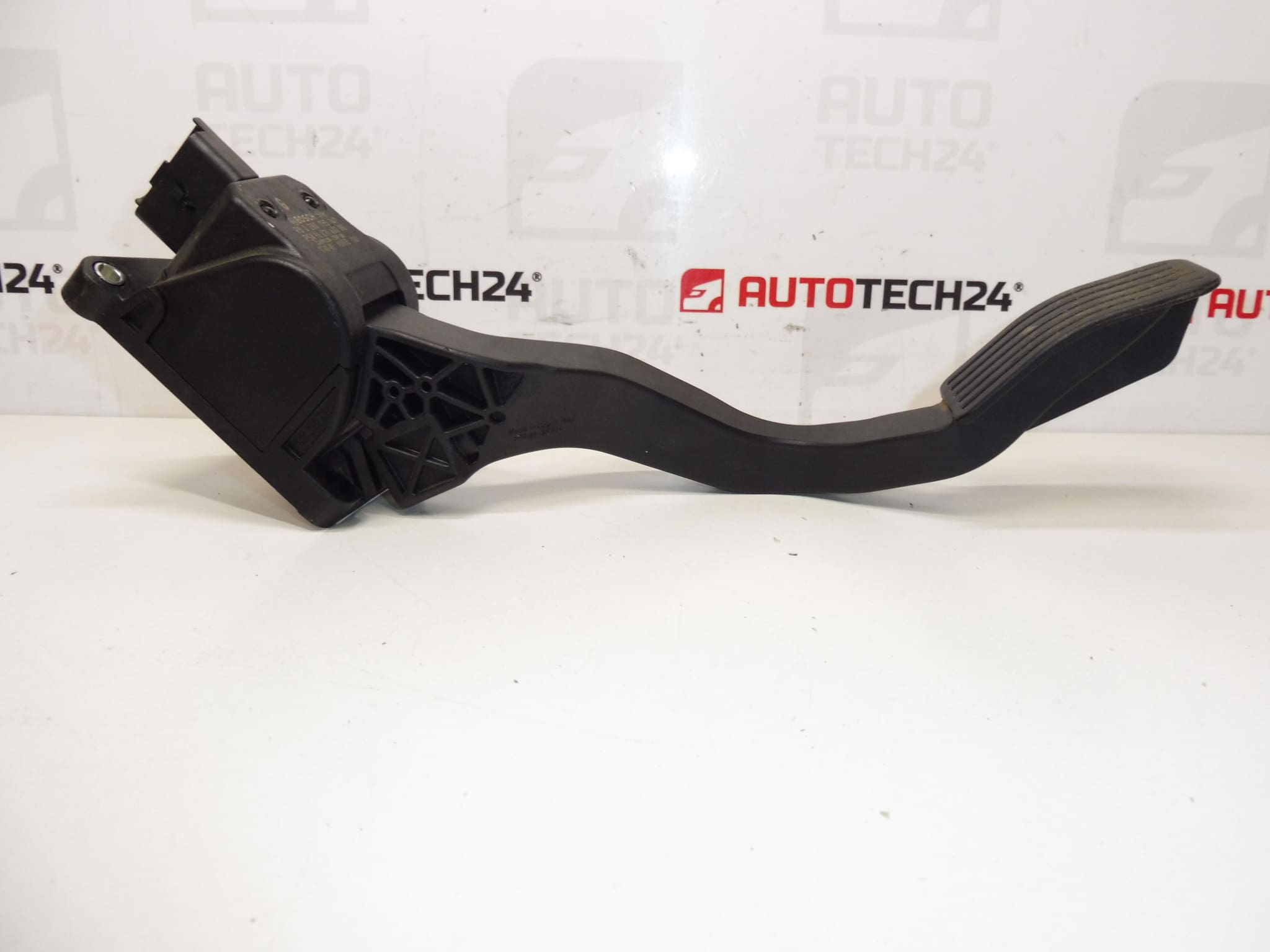 Papučica gasa Citroën Peugeot Bosch 0280755147 9687160280 1601AT