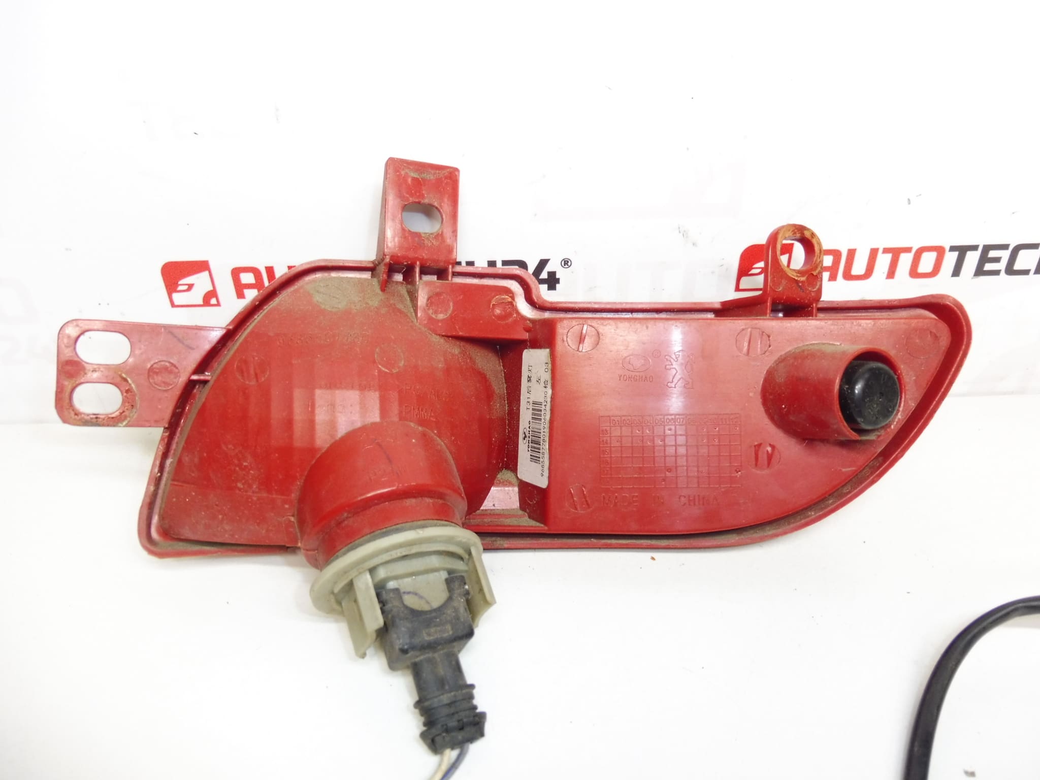 Stražnje lijevo svjetlo za maglu Peugeot 206+ 9685587780 6350HA