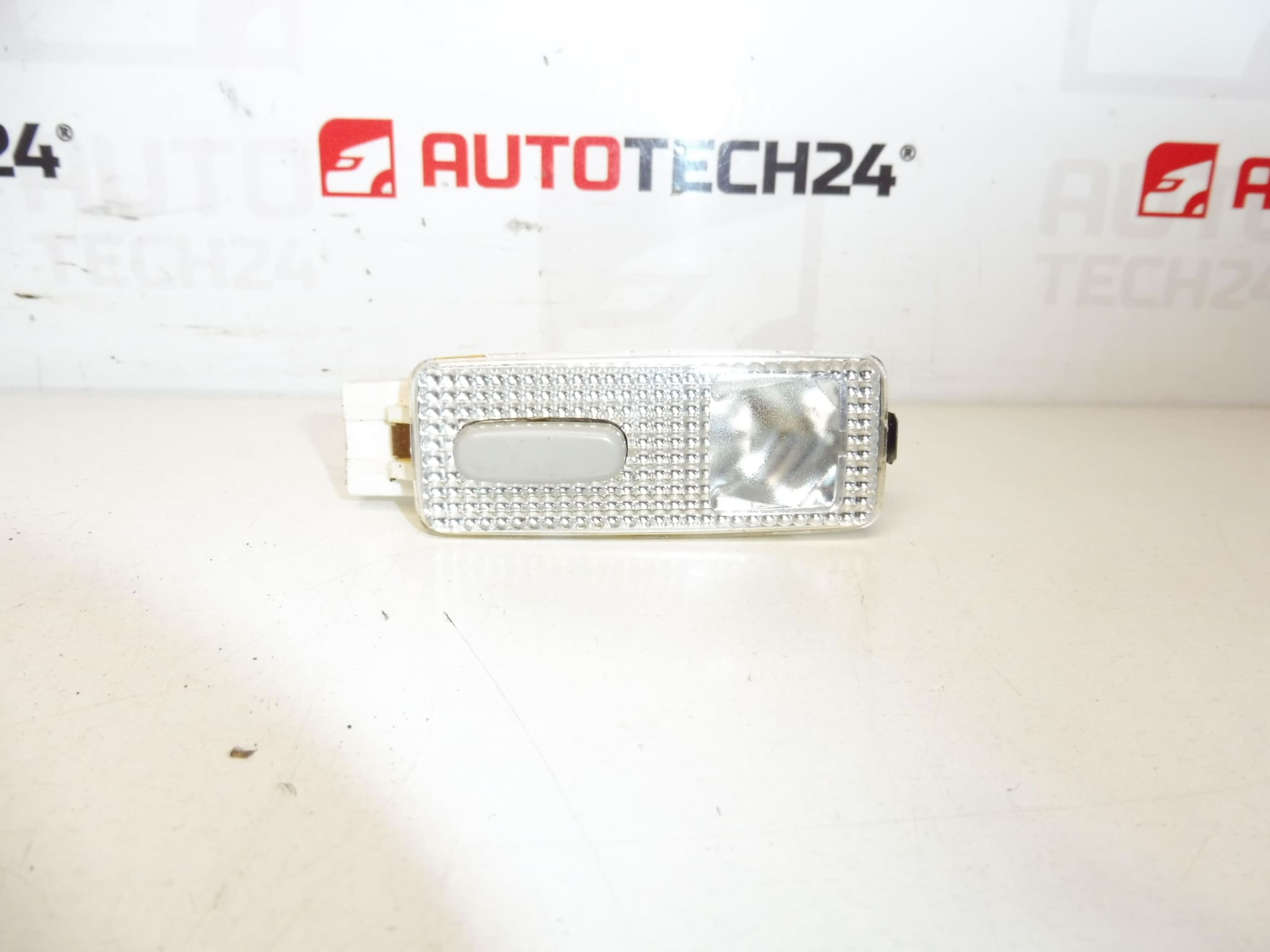 Stropna svjetiljka desno stražnja Citroën Peugeot 9674191077 6362P1 6362P0