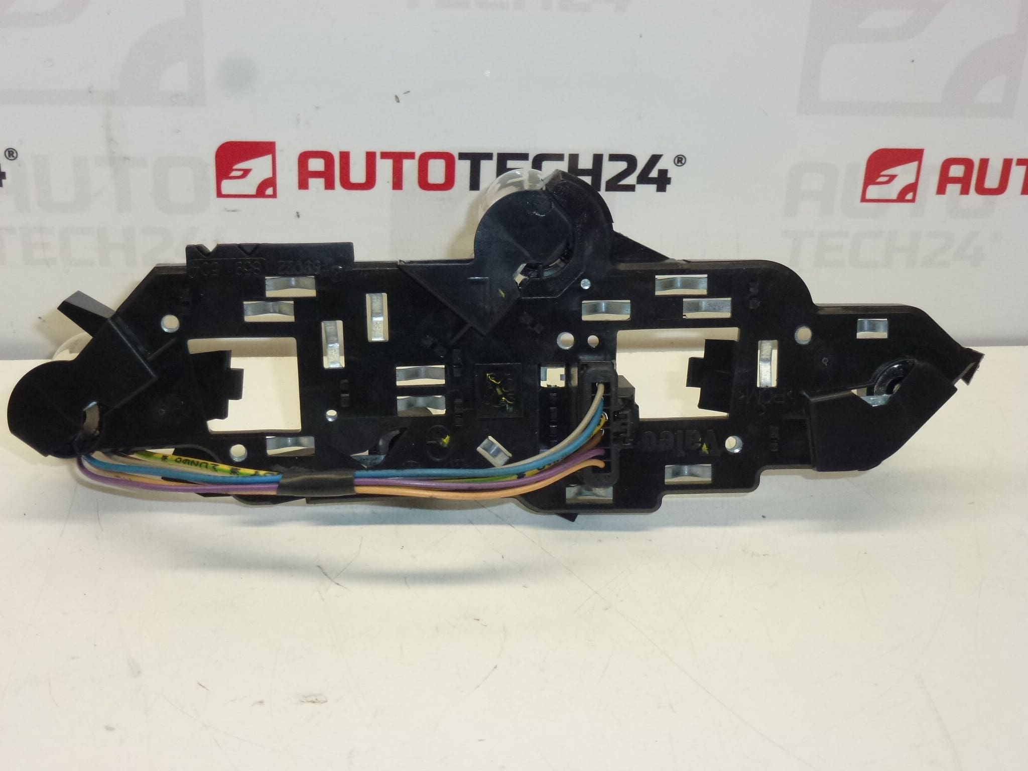 Utičnica za lijevo stražnje svjetlo s komadom žice Peugeot 307 6350P3