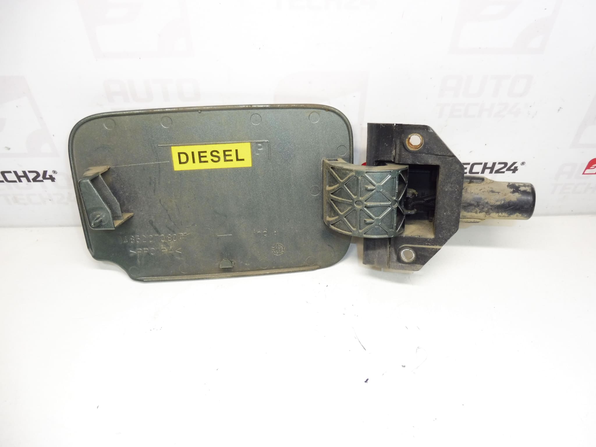 Poklopac spremnika goriva za Peugeot 807 i Citroën C8 KGB 1485207080 151790 - Slika 2