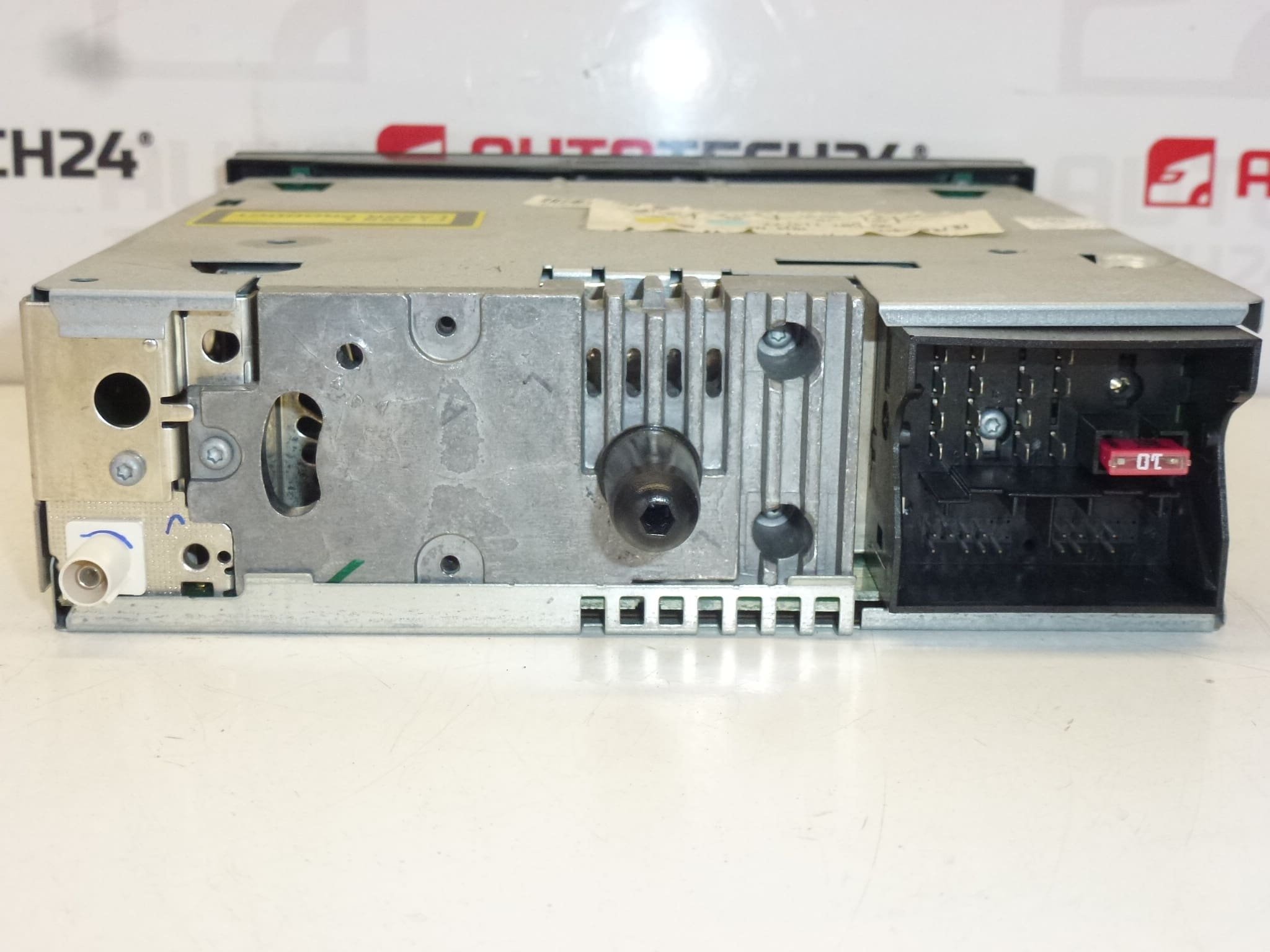 Blaupunkt CD radio za Citroën i Peugeot 9650711477 - Slika 2