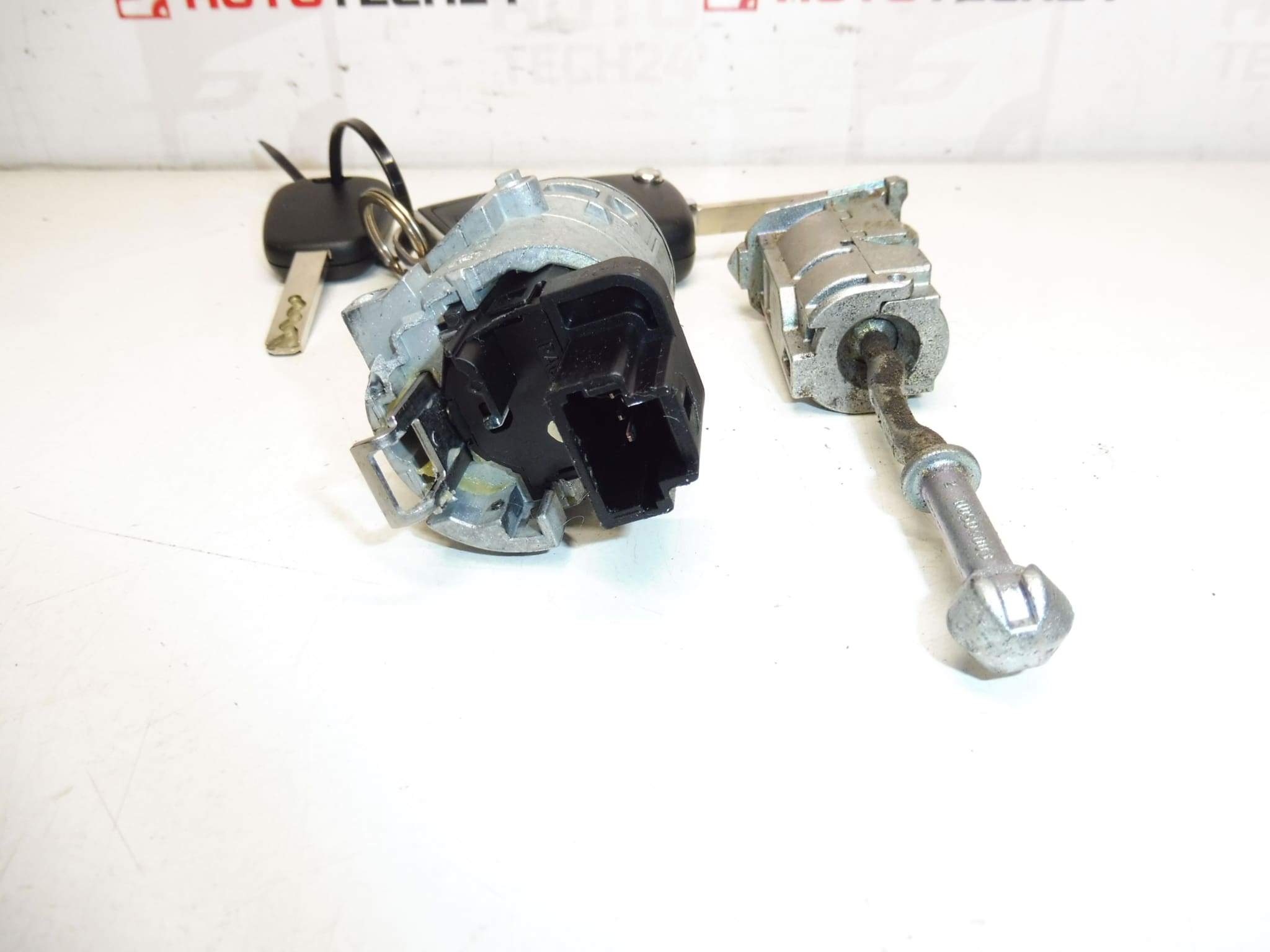 Komplet brava i 2 tipke Citroën 9801984780 4162 PT - Slika 2