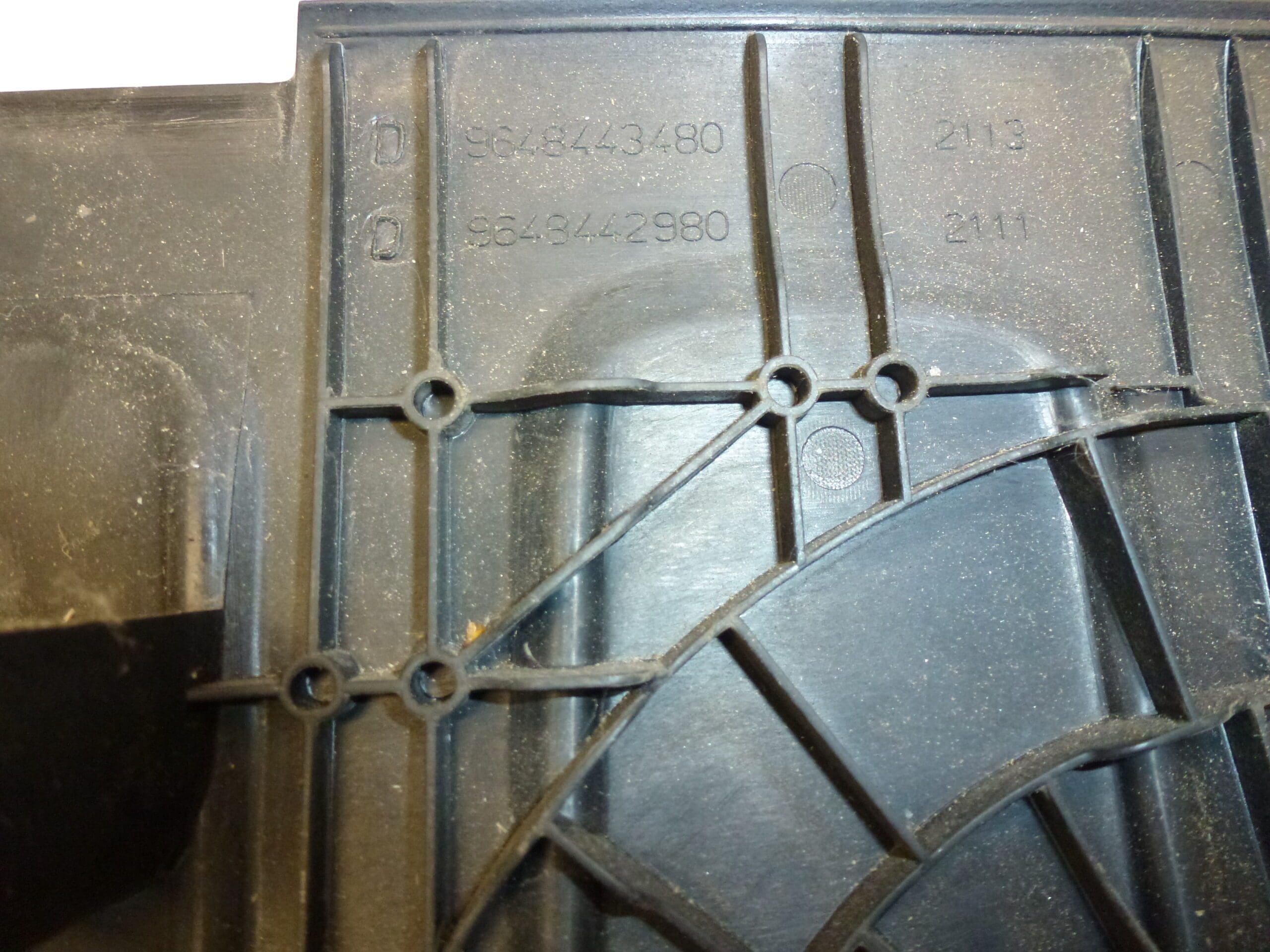 Poklopac motora 1.4 16V KFU Peugeot 9648442980 0137E0