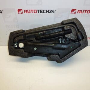 Alat, poluga, ključ, ušica za vuču Citroën C1 Peugeot 107 Toyota Aygo