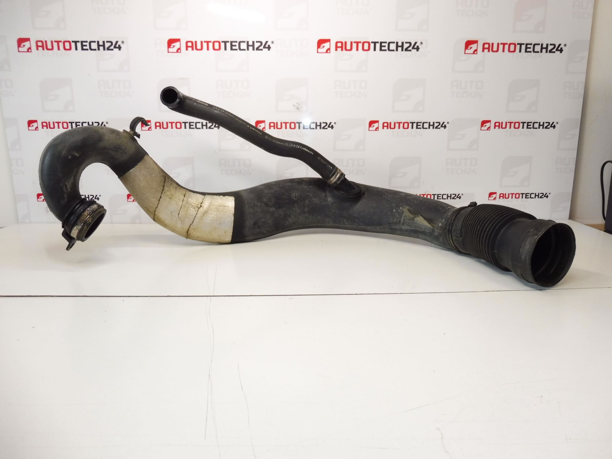 Zračni priključak Citroën Peugeot 2.2 HDI 9628792080 14248P