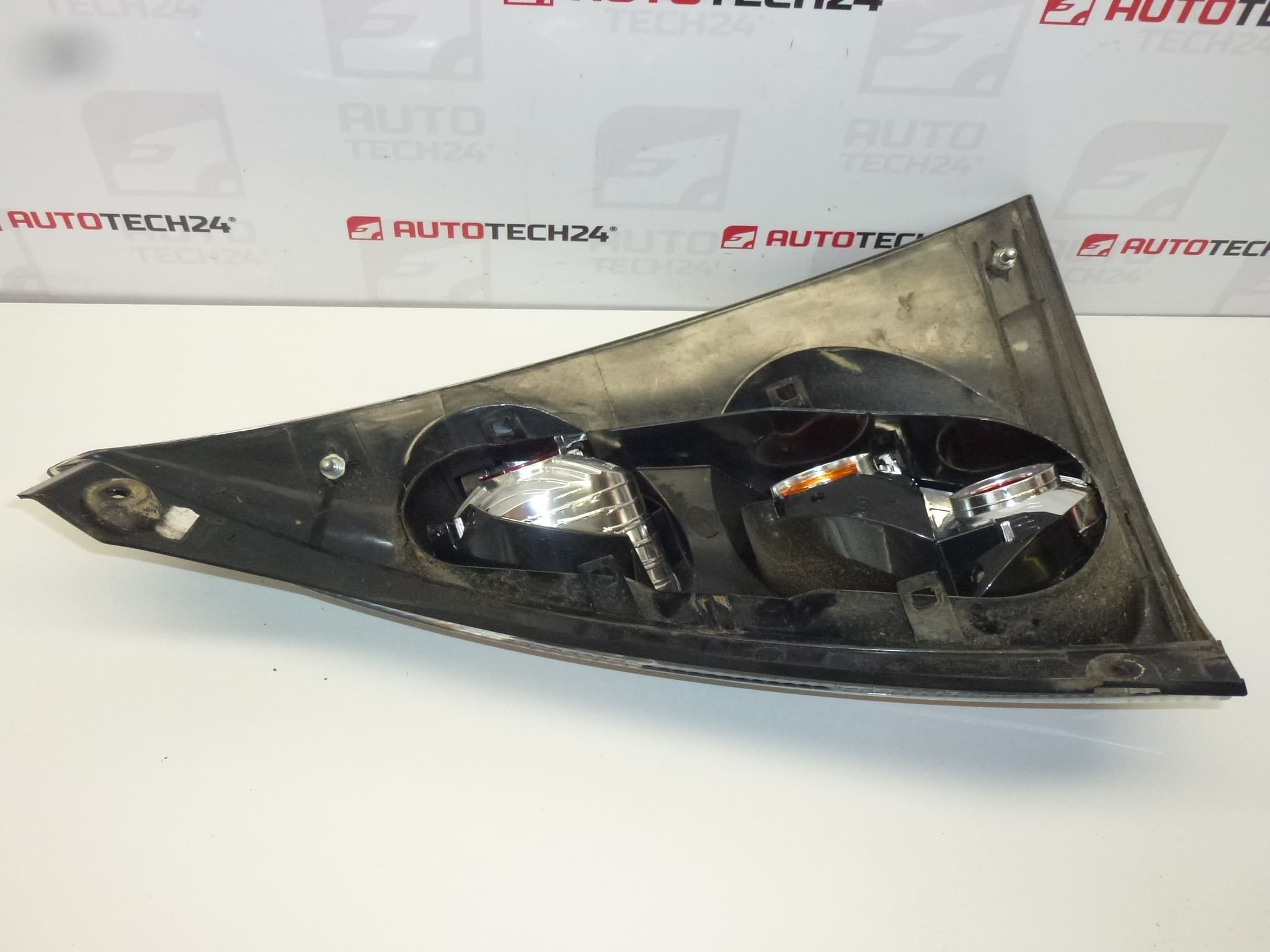 Stražnje lijevo svjetlo Citroën C1 81560-0H060 6350X8