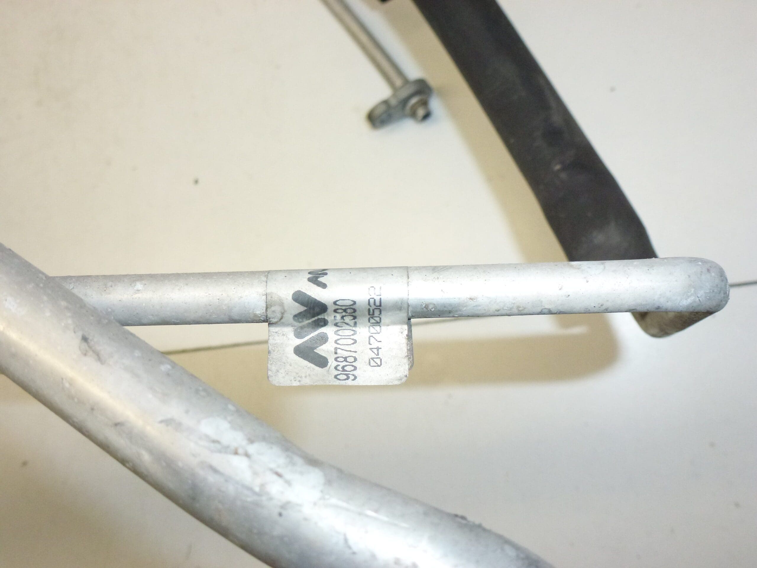 Cijev klima za Peugeot 206 9687002580 6477G4 - Slika 2