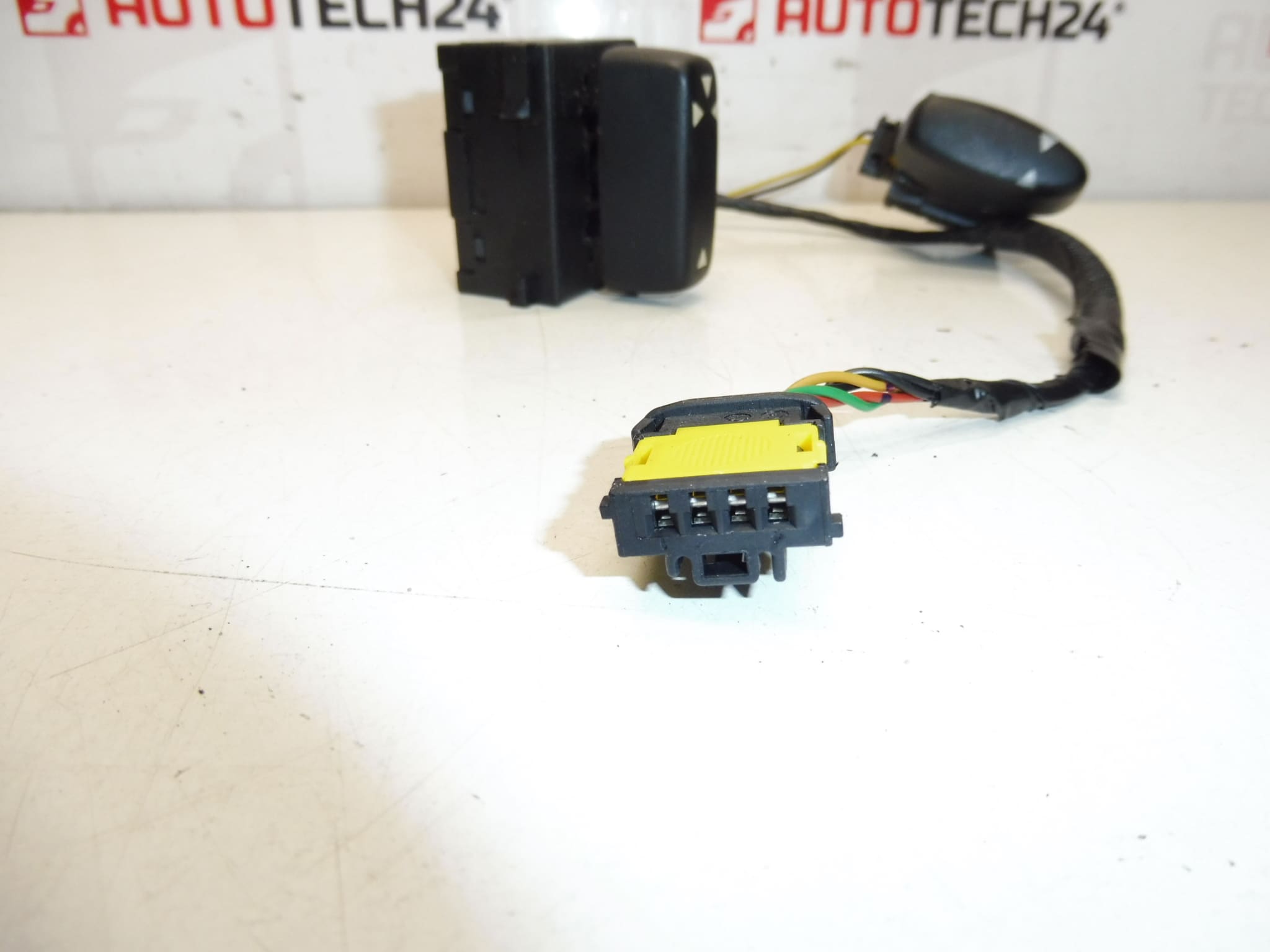 Upravljač sjedala Citroën Peugeot 944931200ZL 6554J0 - Slika 2